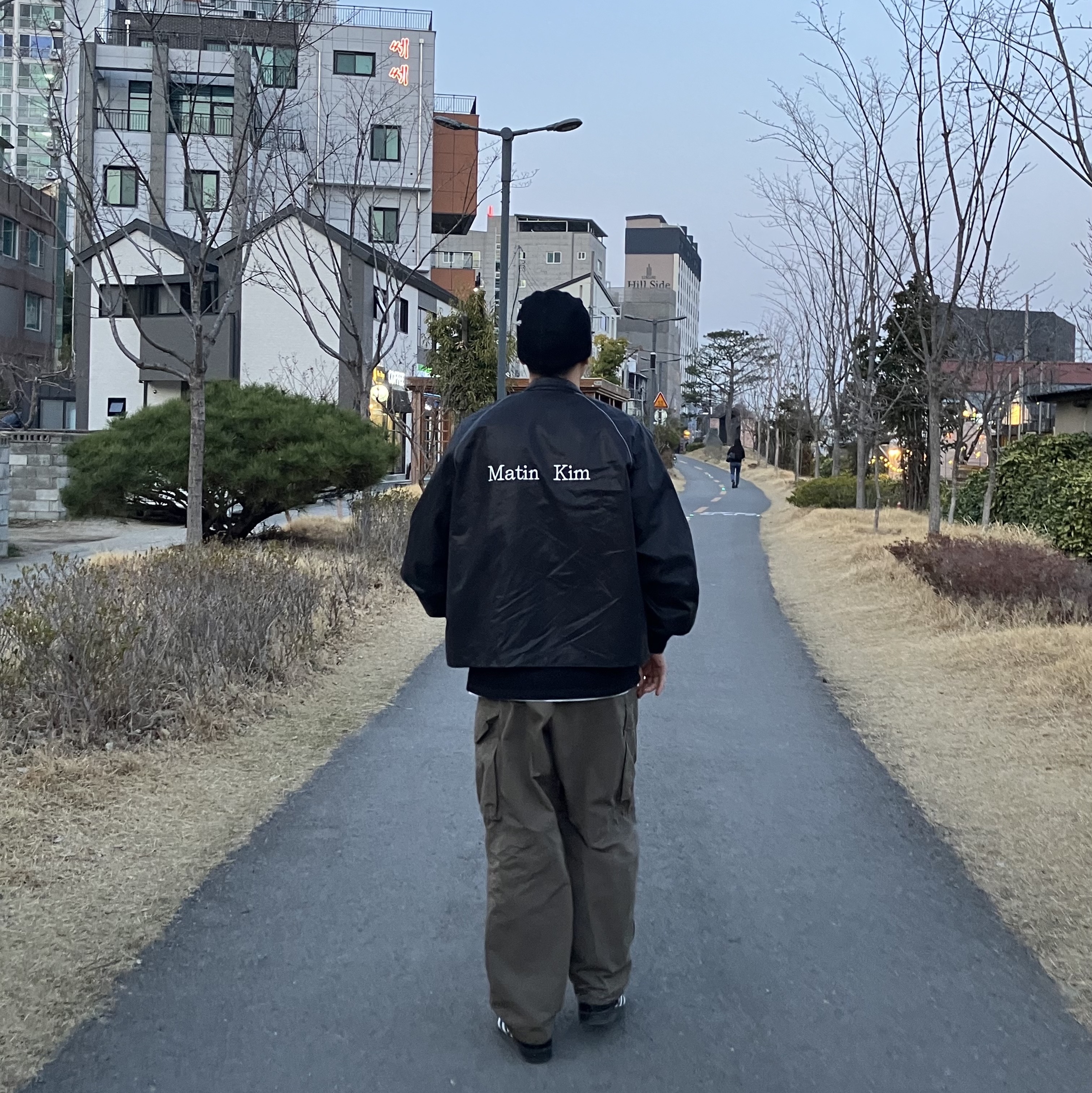 Arc'teryx Bird Head Toque Orca, (W) Matin Kim Logo Coating Jumper Black 착용 스타일