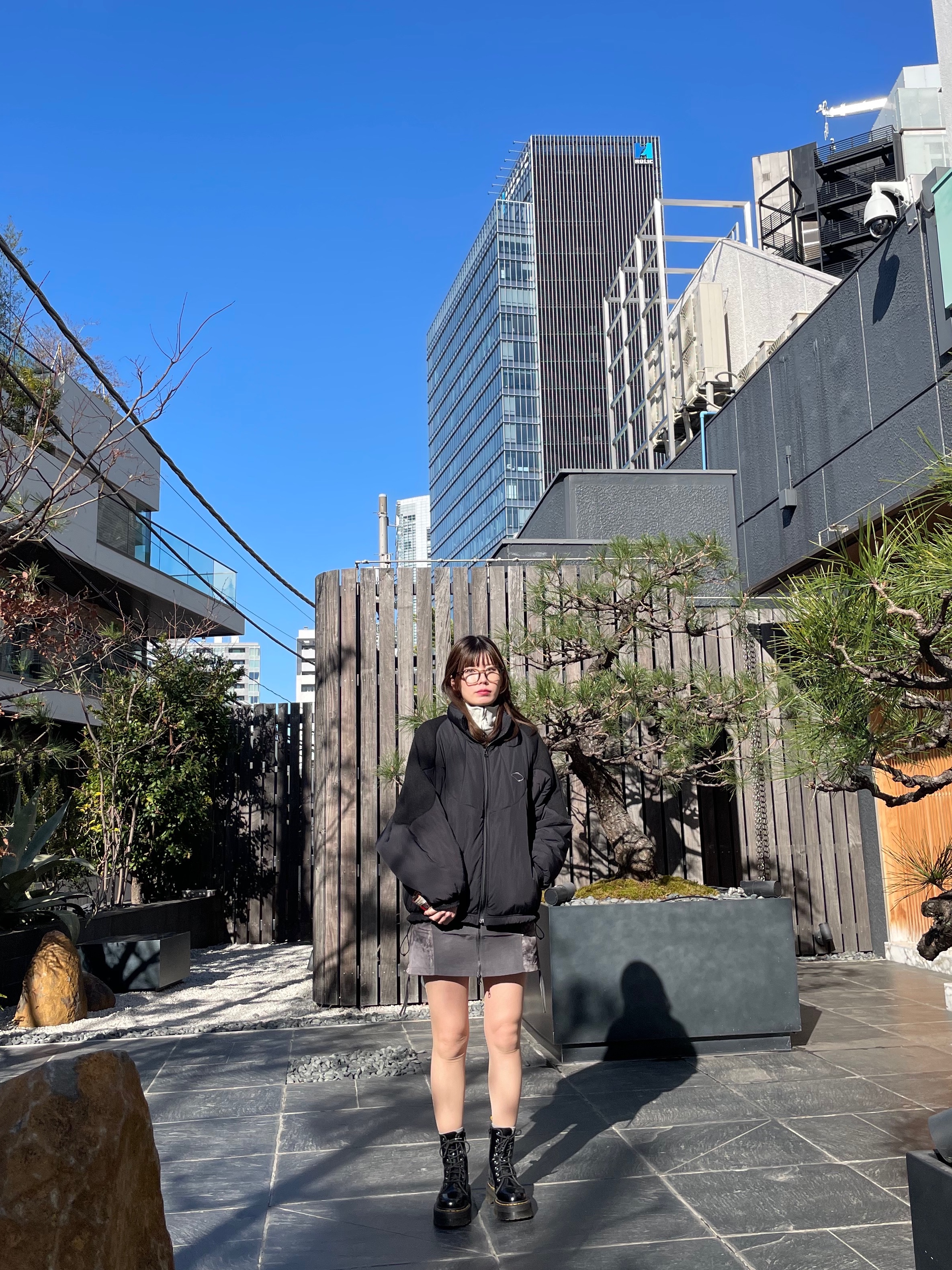 (W) Dr. Martens Jadon Max Boots Black 착용 스타일 - 2