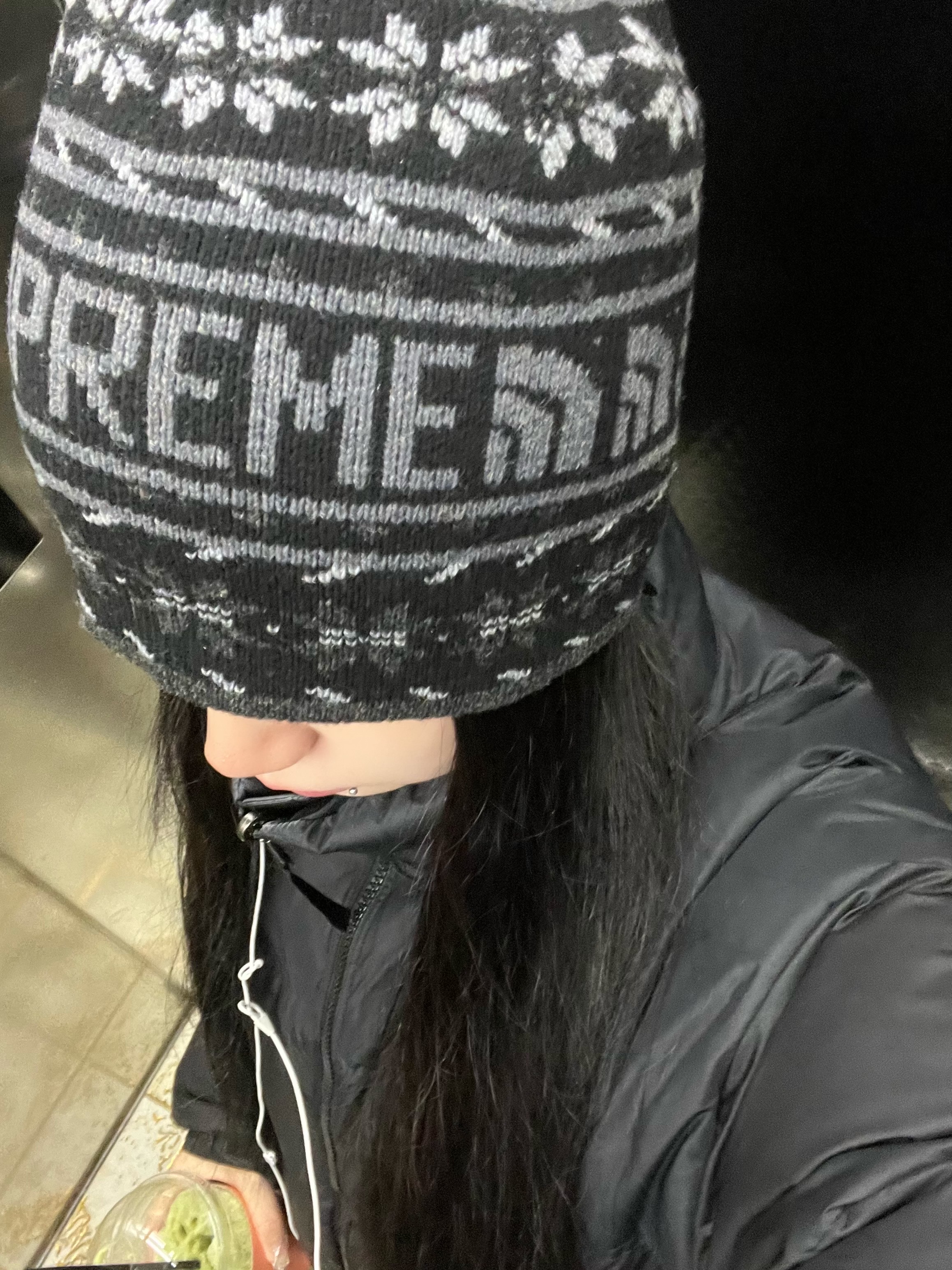 Supreme x The North Face Beanie Black - 22FW 착용 스타일 - 3