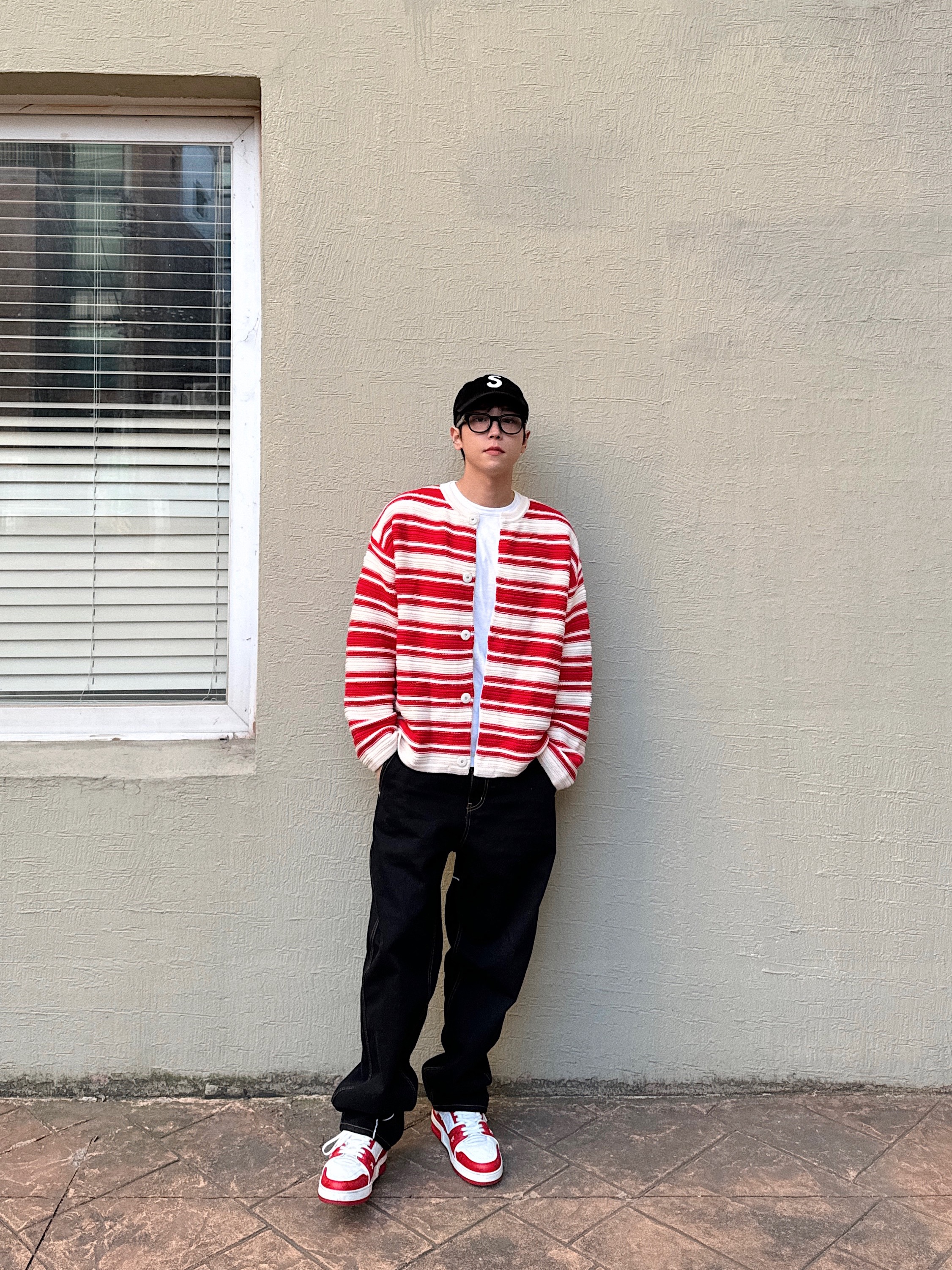 Louis Vuitton LV Trainer Sneakers Red, Supreme Corduroy S Logo 6-Panel Black - 23FW 착용 스타일 - 6
