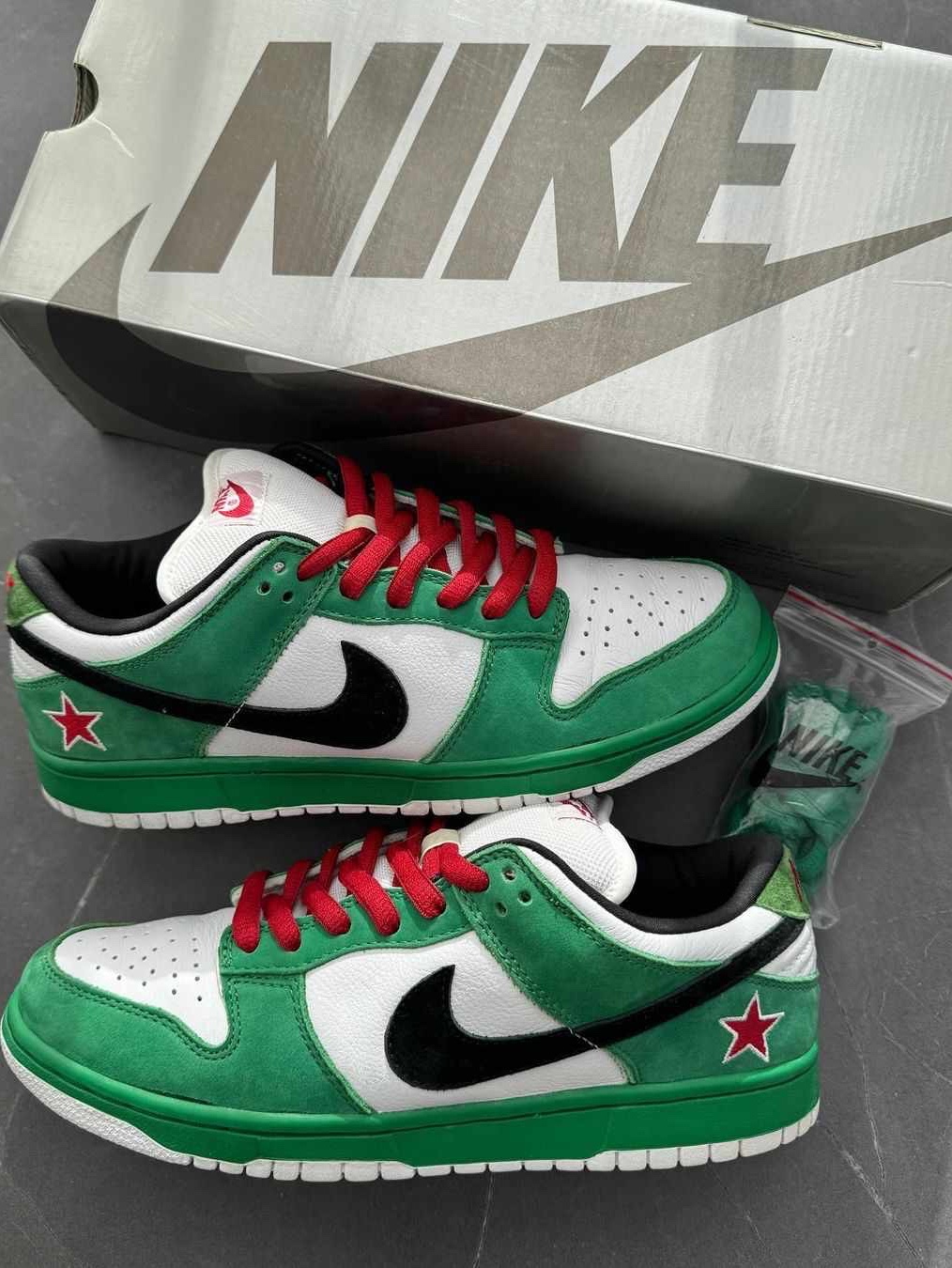 Nike SB Dunk Low Heineken 착용 스타일 - 1