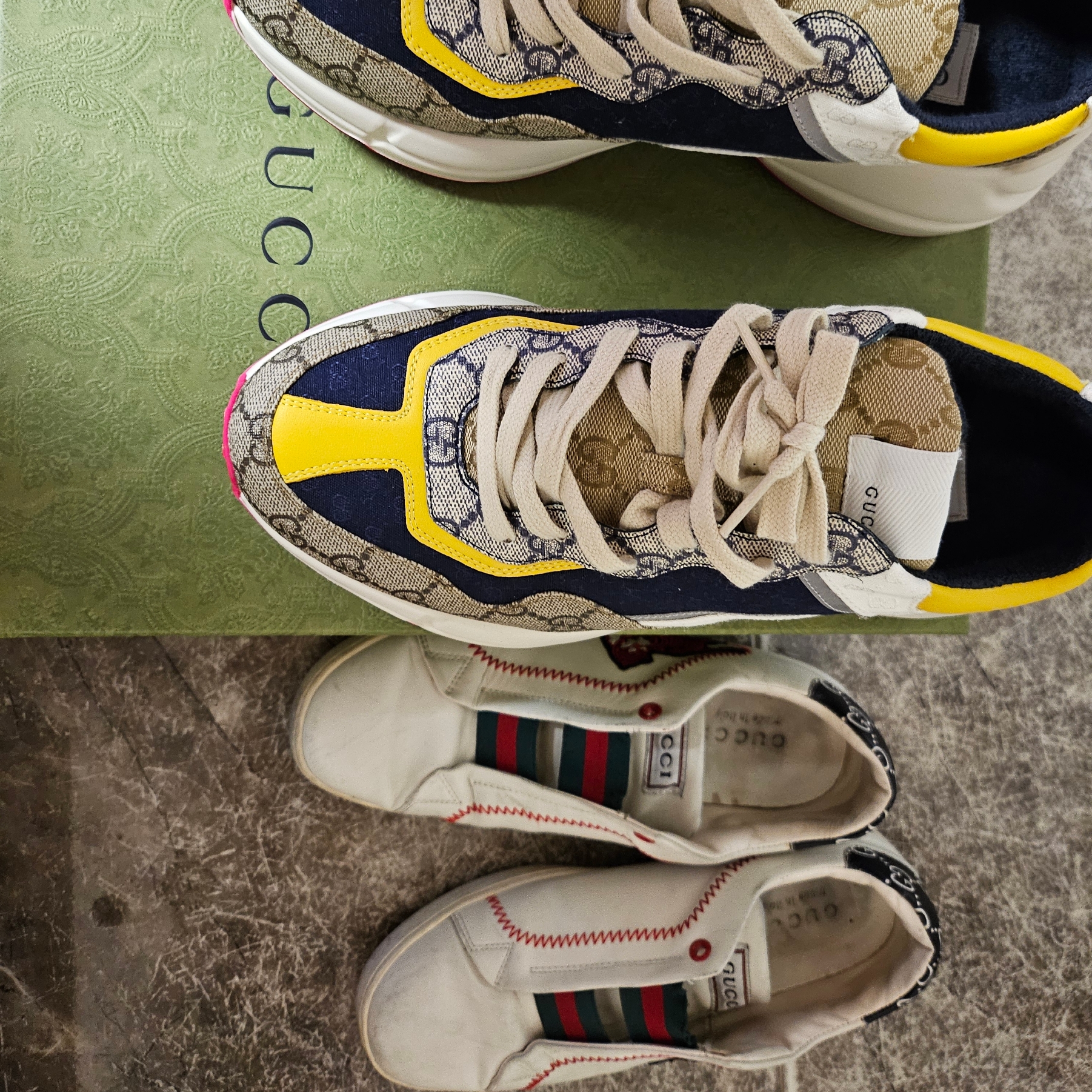Gucci GG Rhyton Beige Sneakers Ebony Blue 착용 스타일
