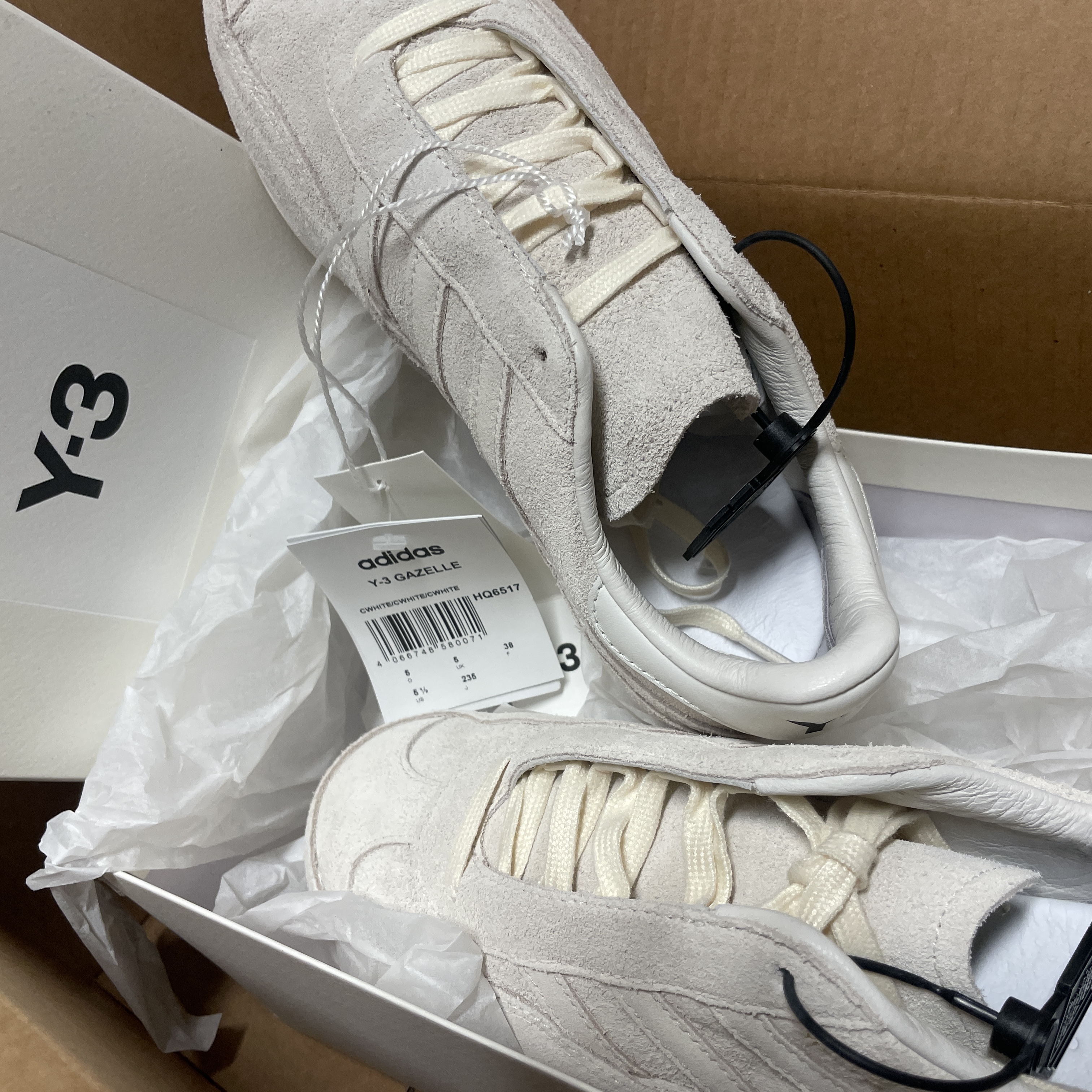 Y-3 Gazelle Cream White 착용 스타일