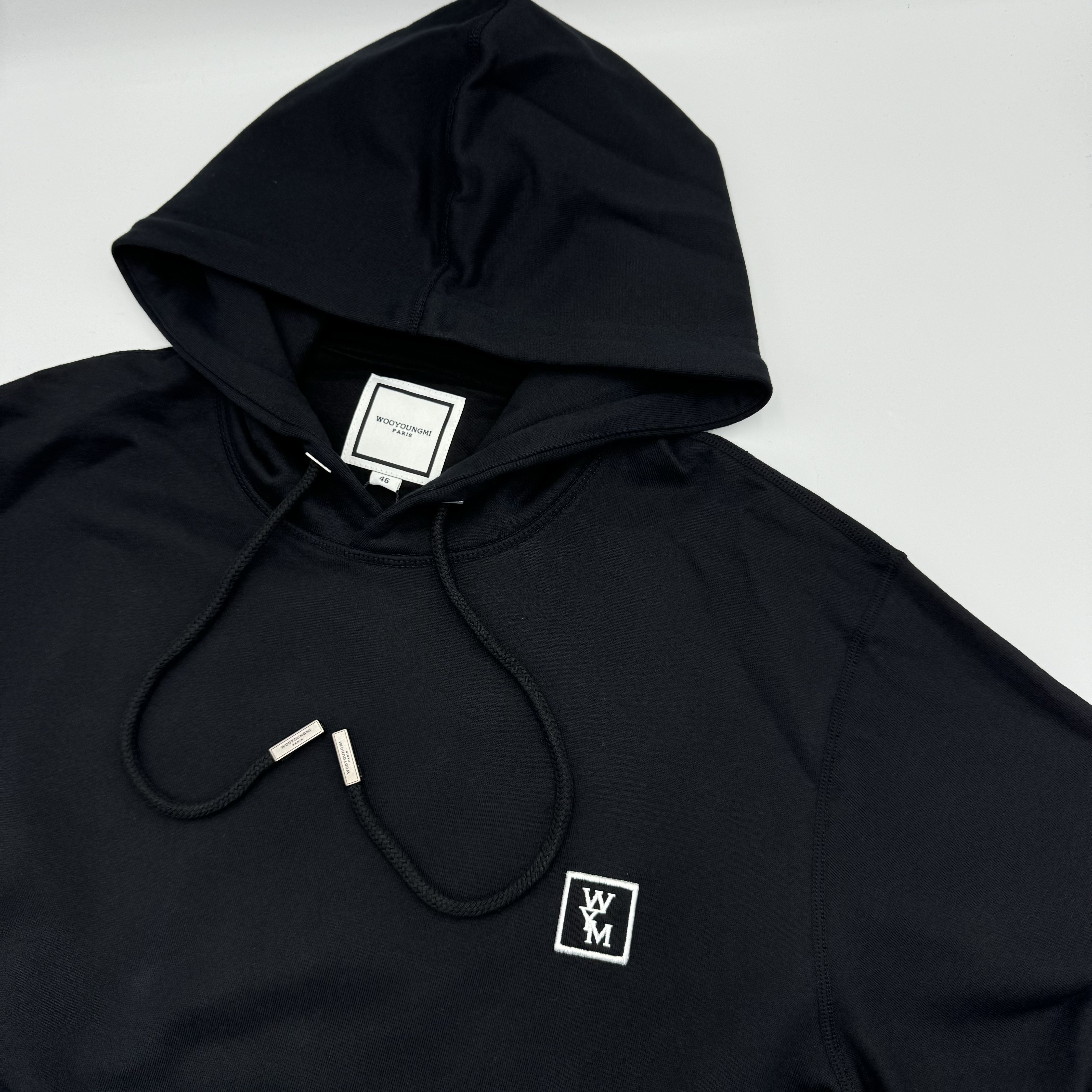 Wooyoungmi Cotton Back Logo Hooded Sweatshirt Black - 24SS 착용 스타일 - 1