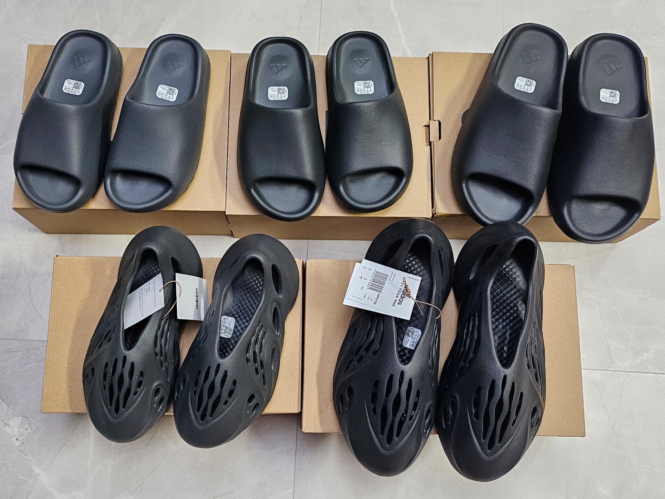 Adidas Yeezy Slide Slate Grey, Adidas Yeezy Slide Dark Onyx 2024 착용 스타일