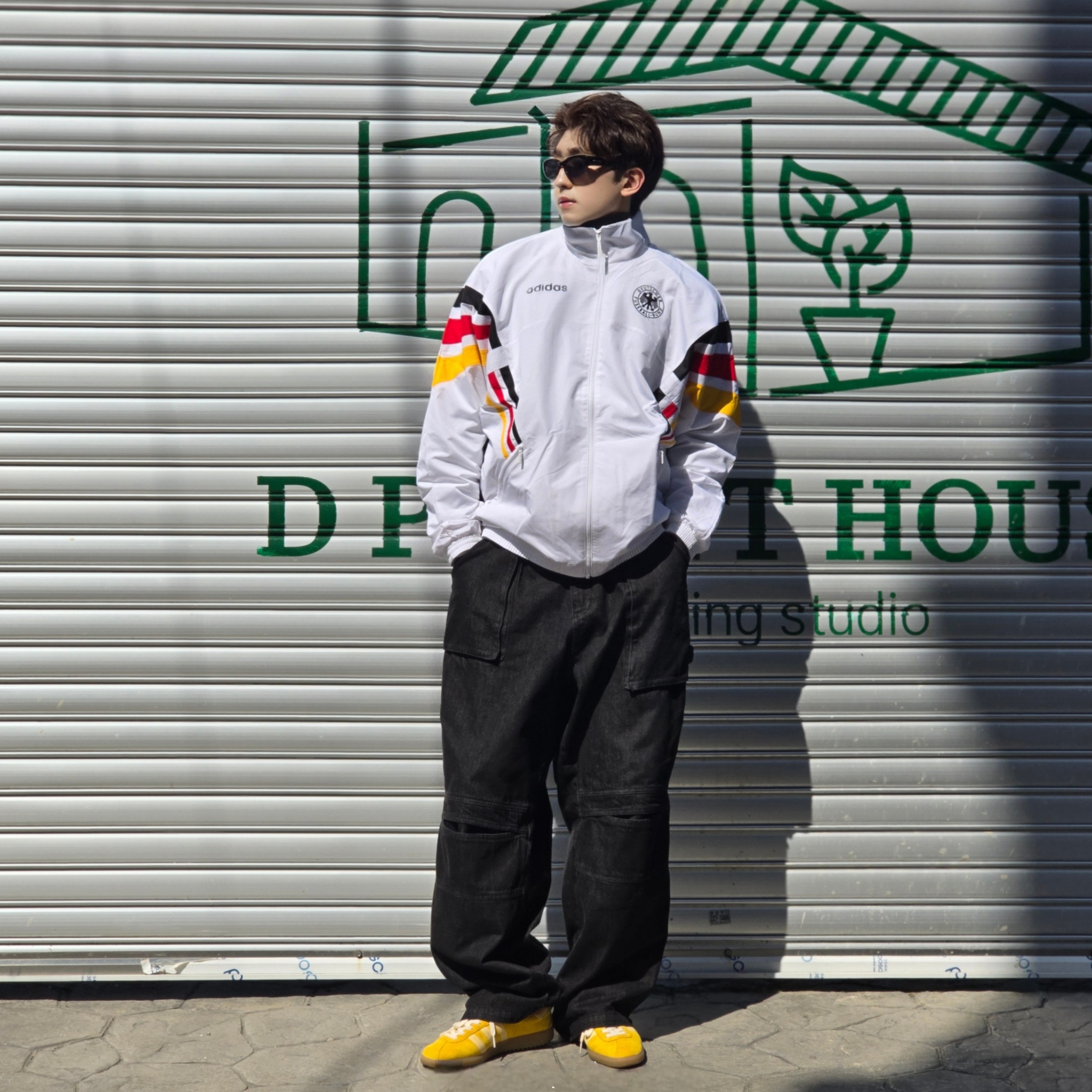 Adidas Germany 1996 Woven Track Jacket White - KR Sizing, Adidas Germany 1996 Woven Track Jacket White - US Sizing 착용 스타일 - 2