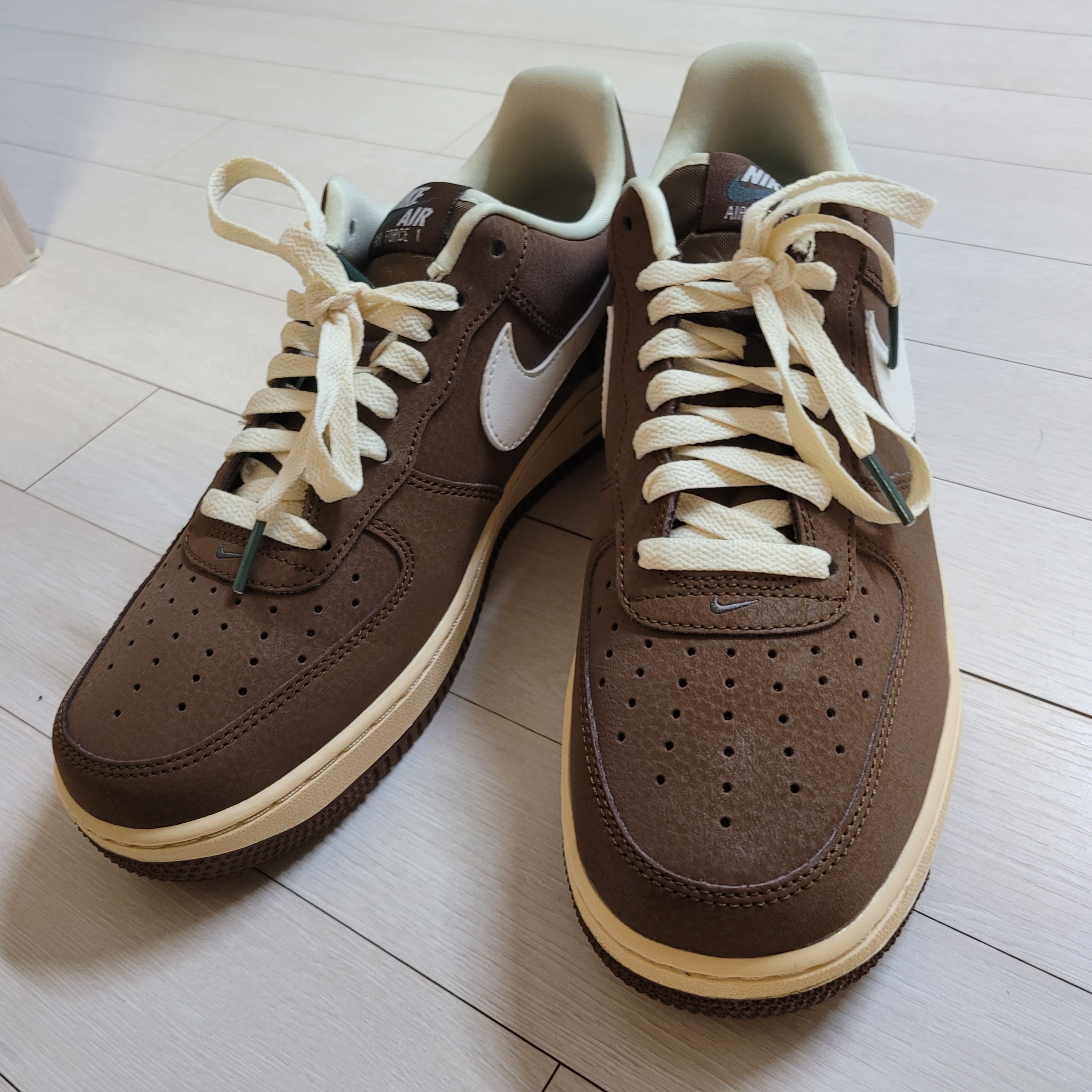 Nike Air Force 1 '07 Cacao Wow Coconut Milk 착용 스타일