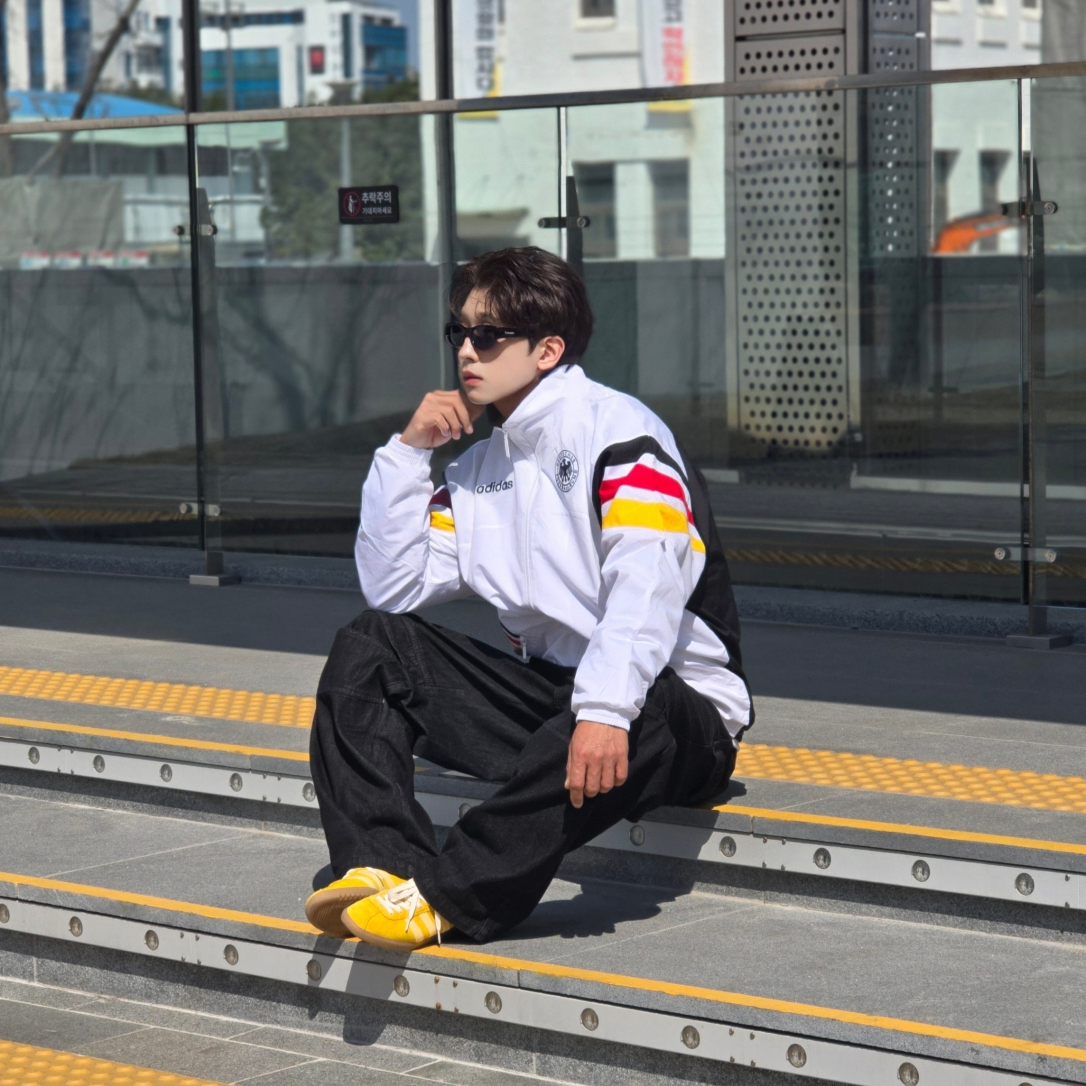 Adidas Germany 1996 Woven Track Jacket White - KR Sizing, Adidas Germany 1996 Woven Track Jacket White - US Sizing 착용 스타일 - 5