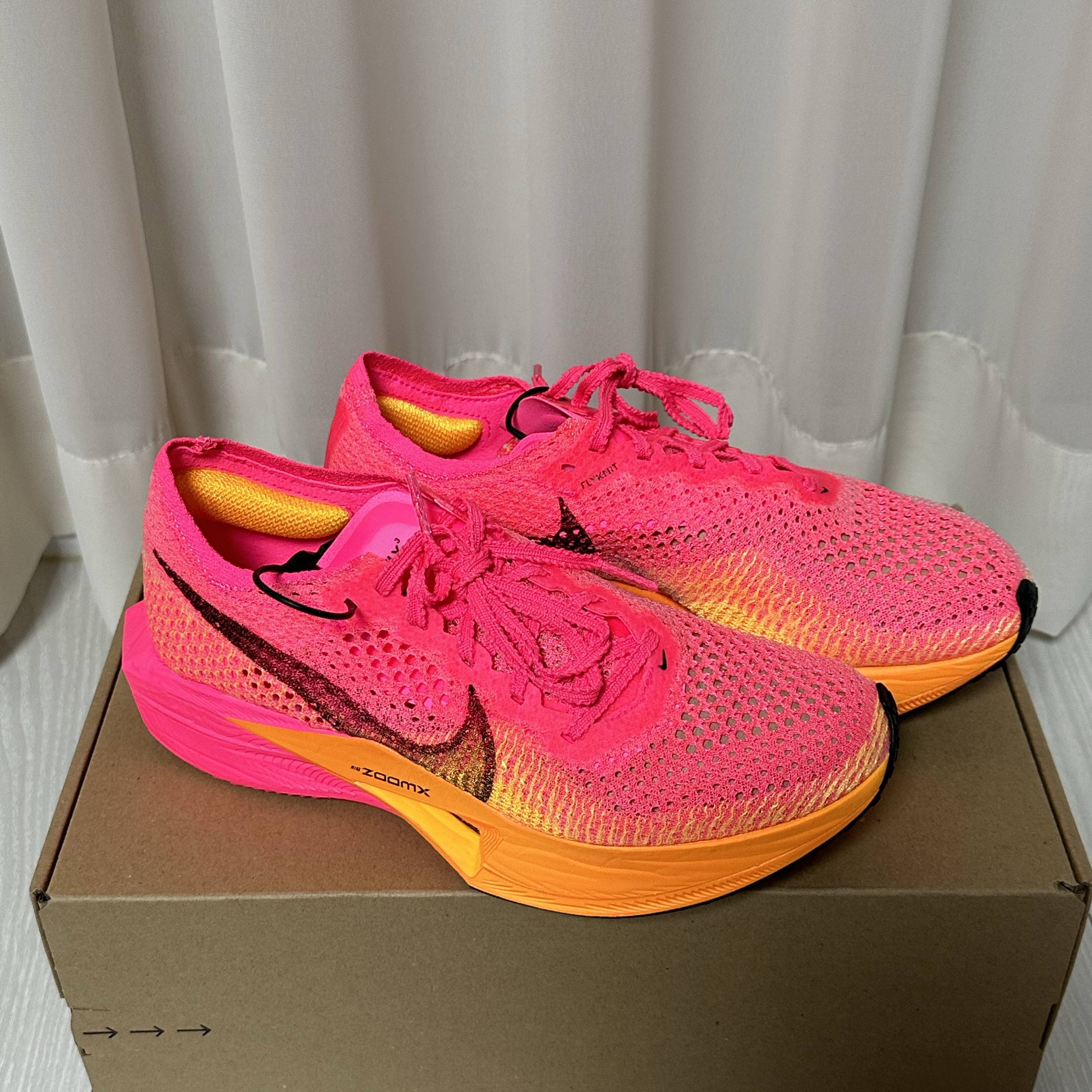 (W) Nike ZoomX Vaporfly Next% 3 Hyper Pink Laser Orange 착용 스타일