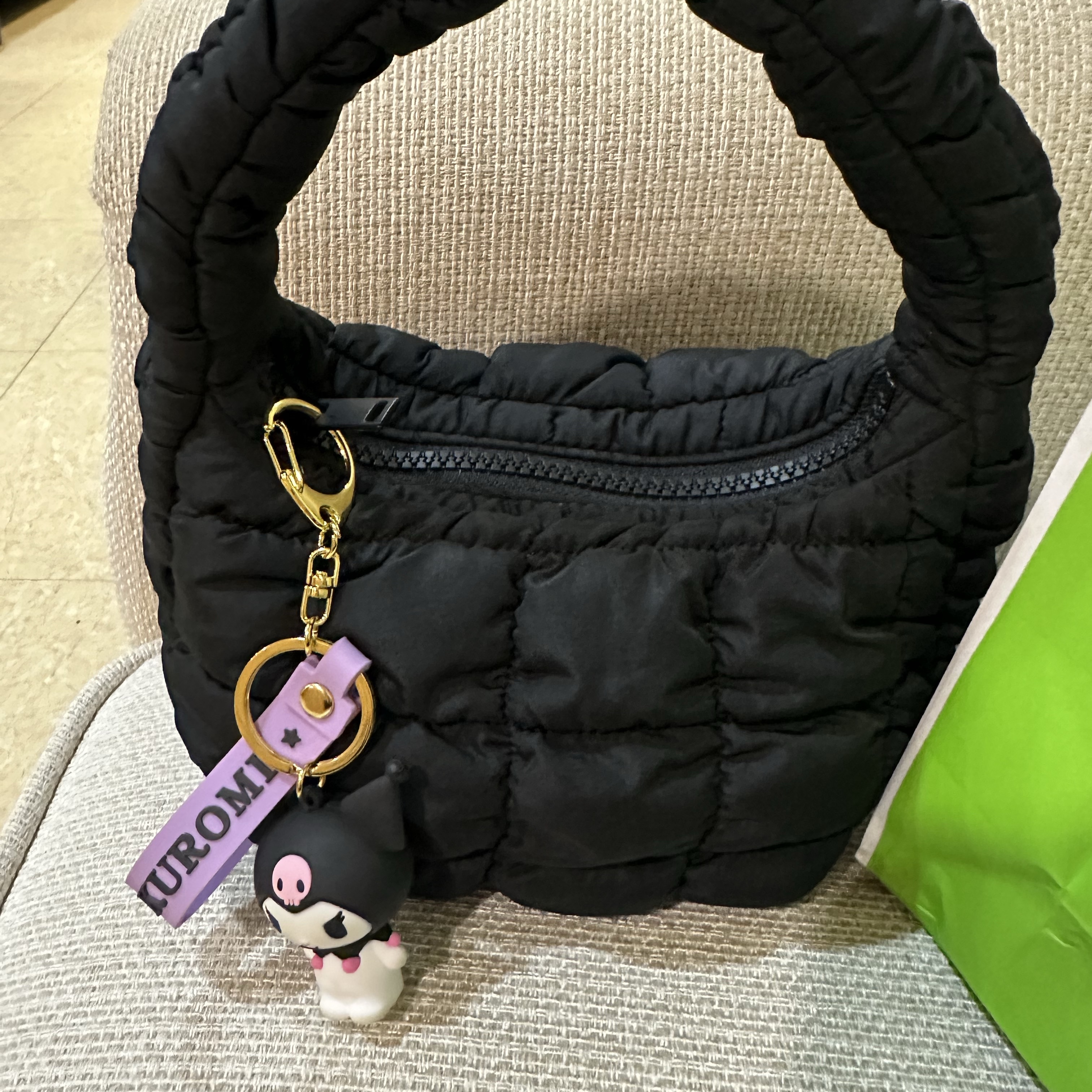 COS Quilted Micro Bag Black 착용 스타일