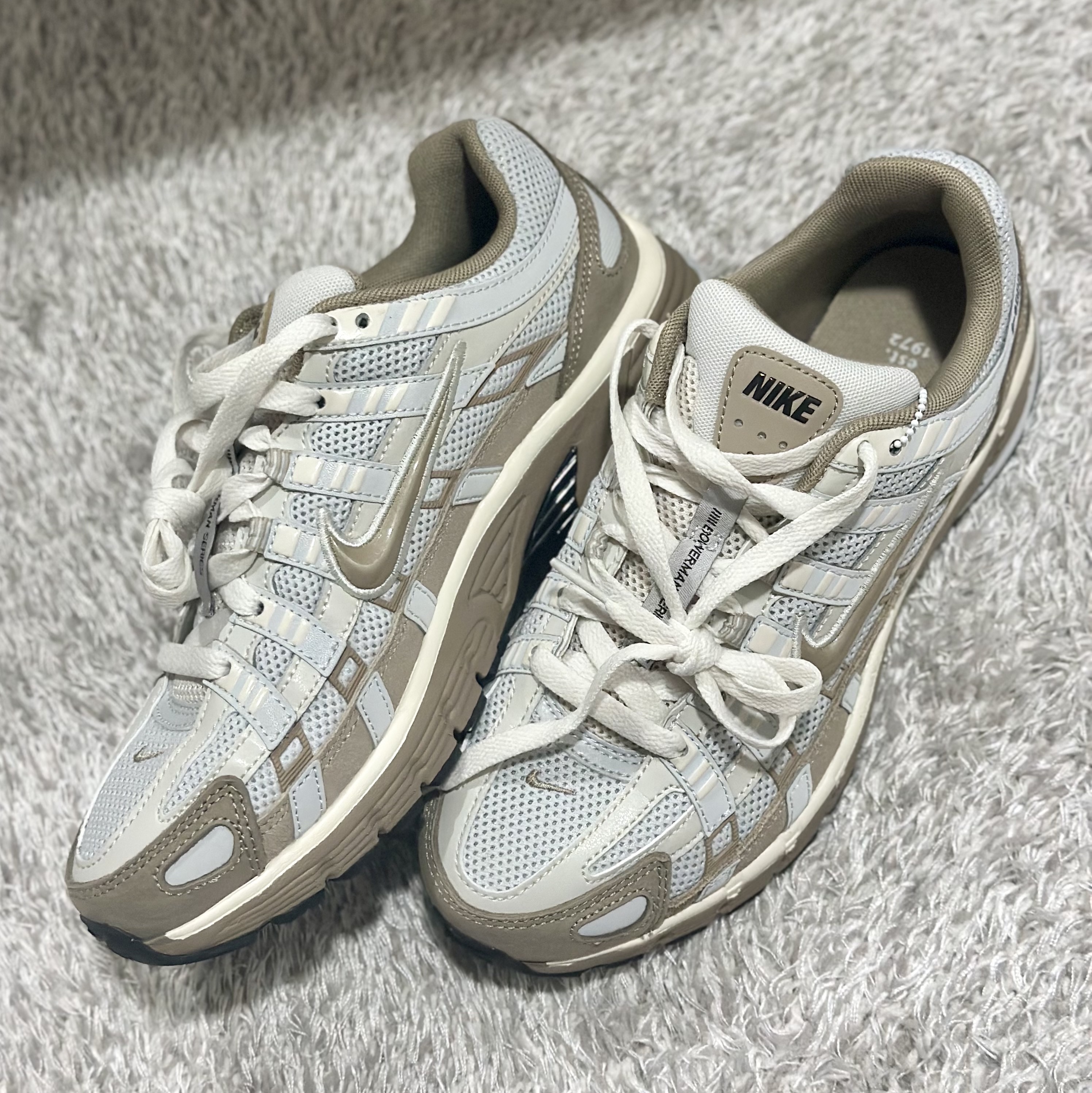 Nike P-6000 PRM Hangul Day Photon Dust Khaki 착용 스타일