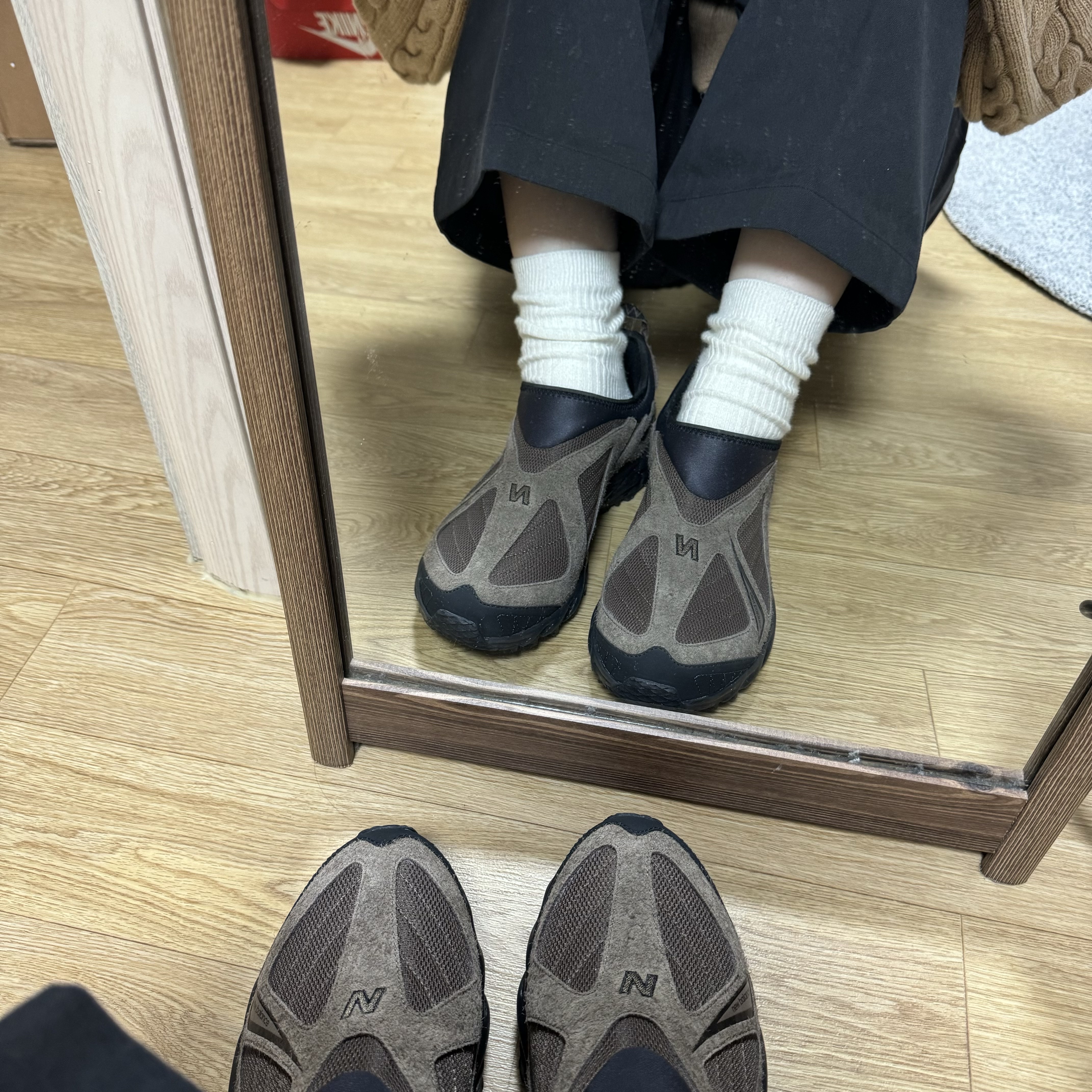 New Balance ML610S Dark Mushroom Phantom 착용 스타일