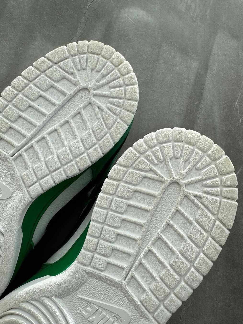 Nike SB Dunk Low Heineken 착용 스타일 - 5