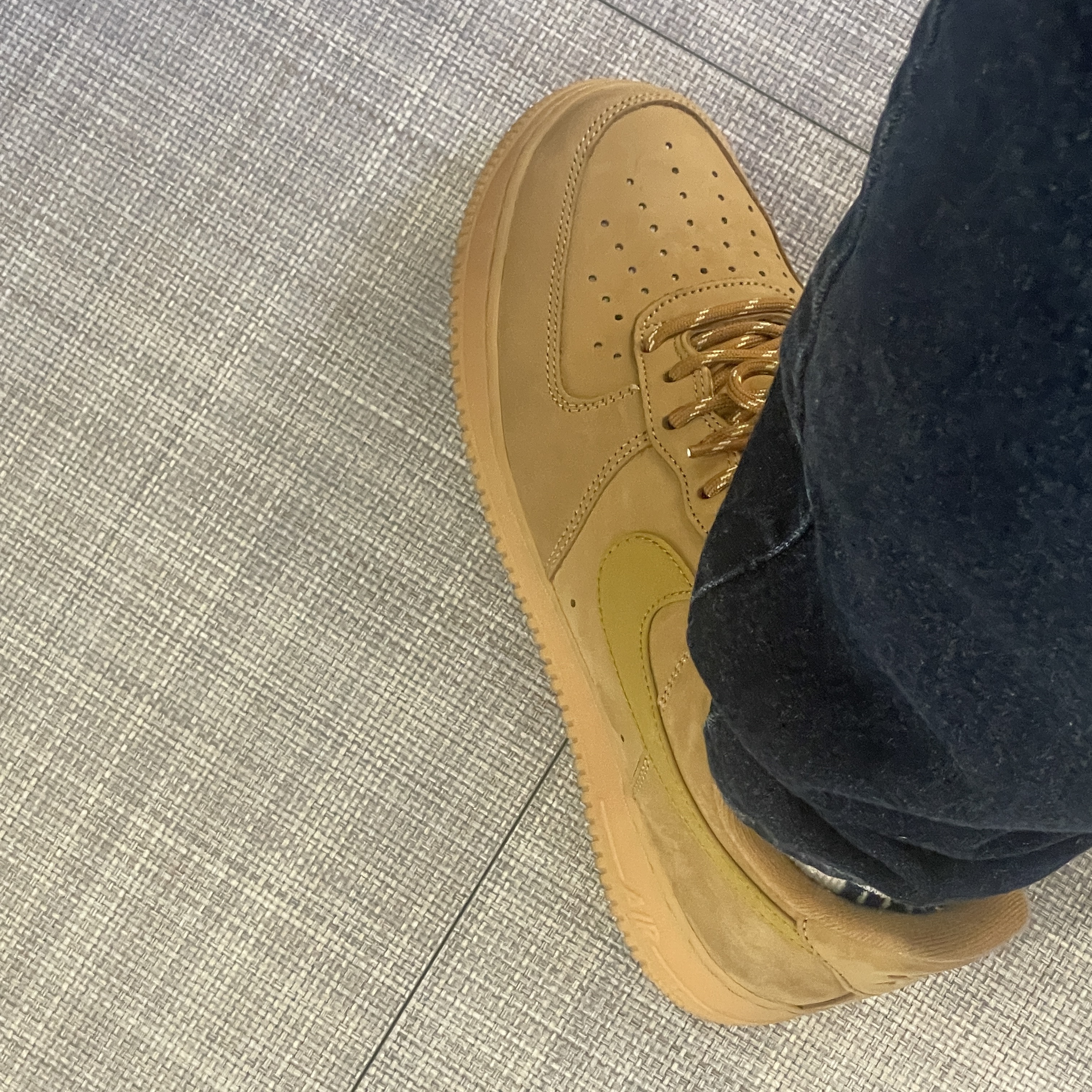 Nike Air Force 1 '07 WB Flax 착용 스타일