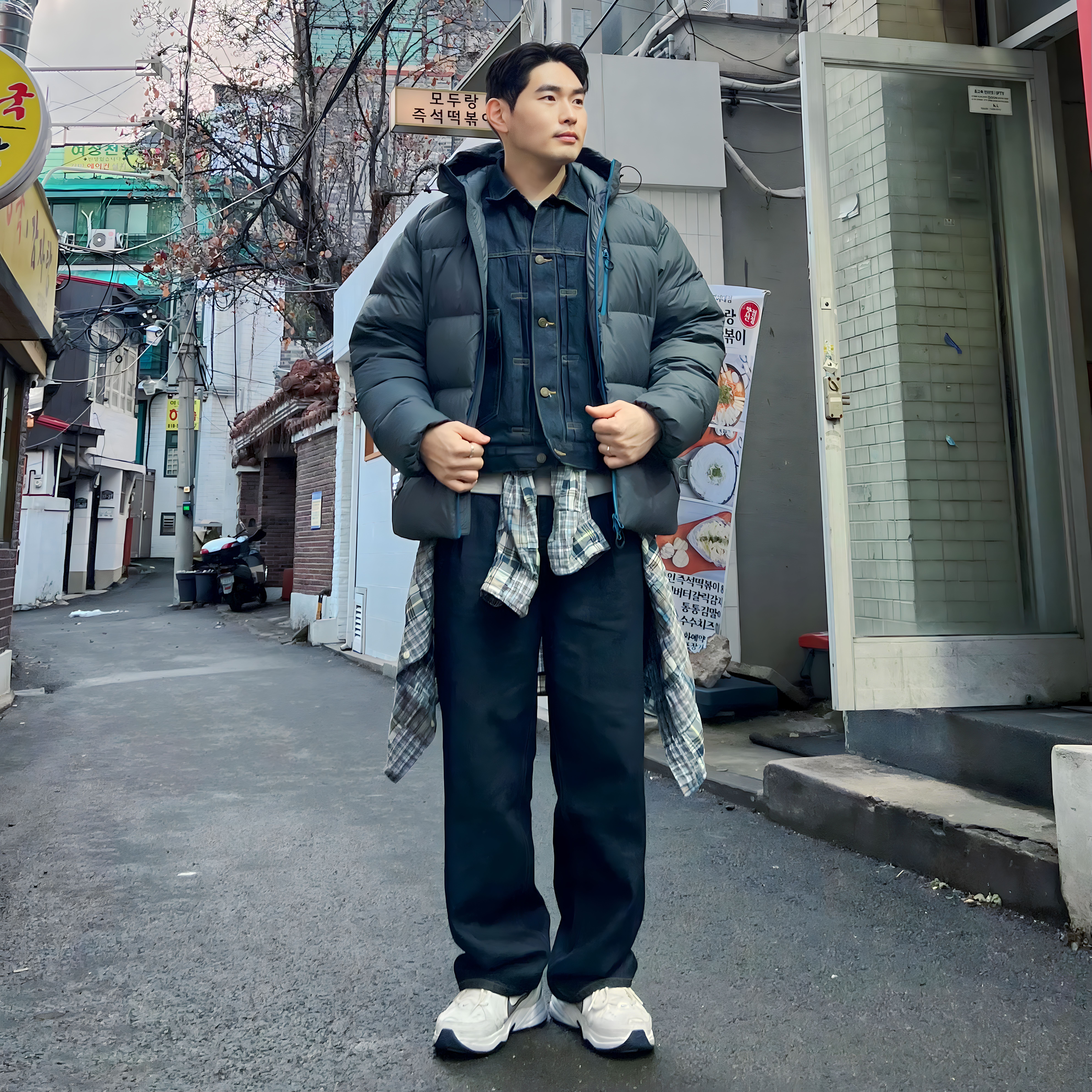 Nike Air Monarch IV Midnight Navy 착용 스타일 - 2