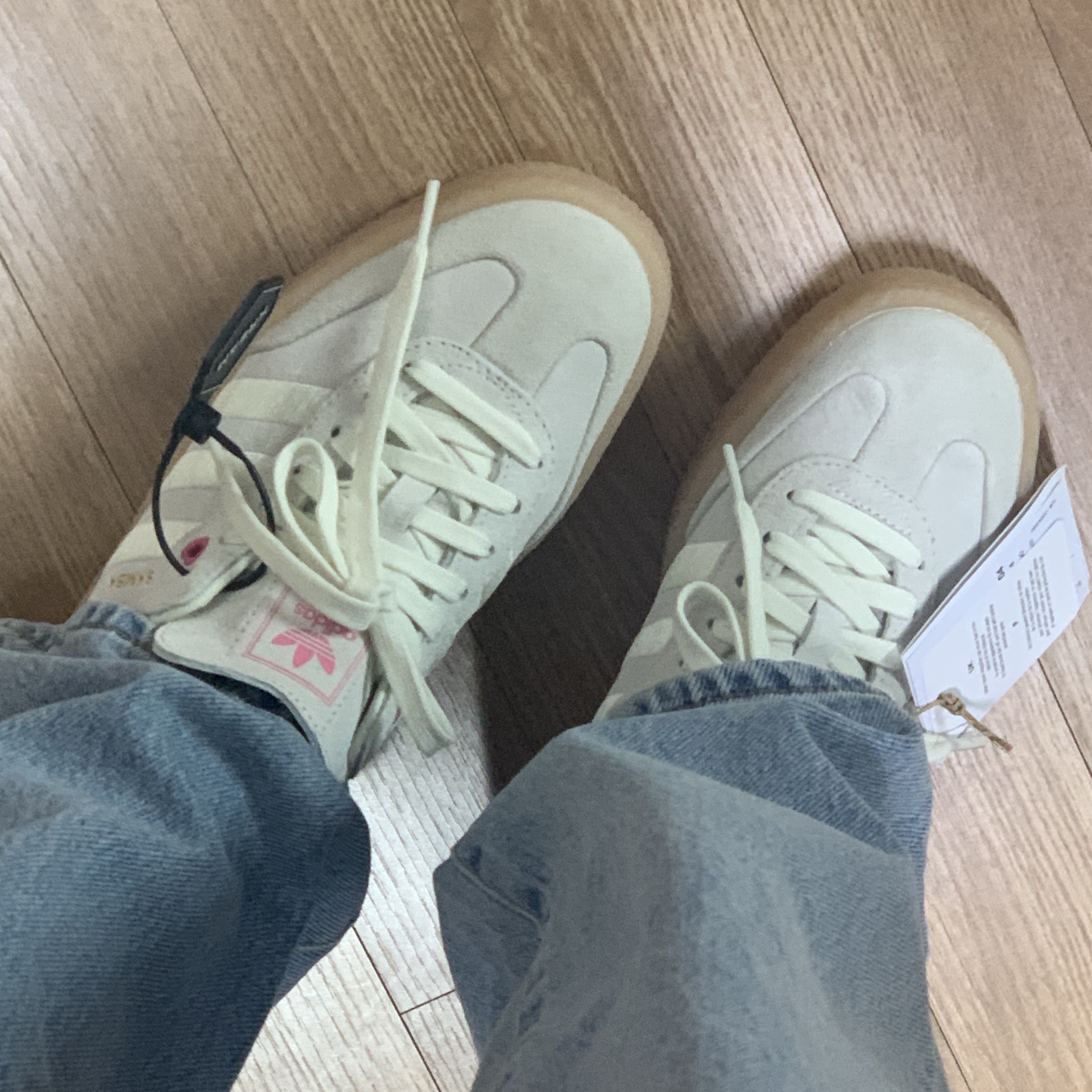 (W) Adidas Sambae Ivory Pink Fusion - Foot Locker Exclusive 착용 스타일