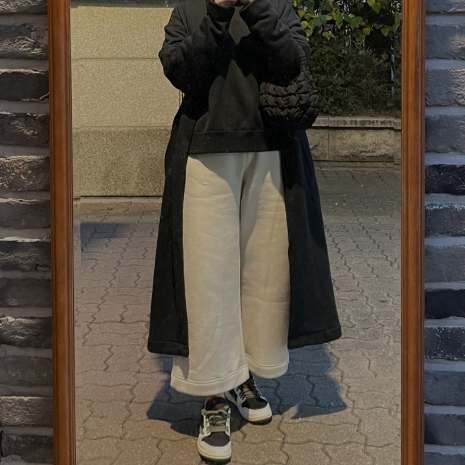 (W) Nike NSW Phoenix Fleece High-Waisted Cropped Sweatpants Black 착용 스타일 - 1