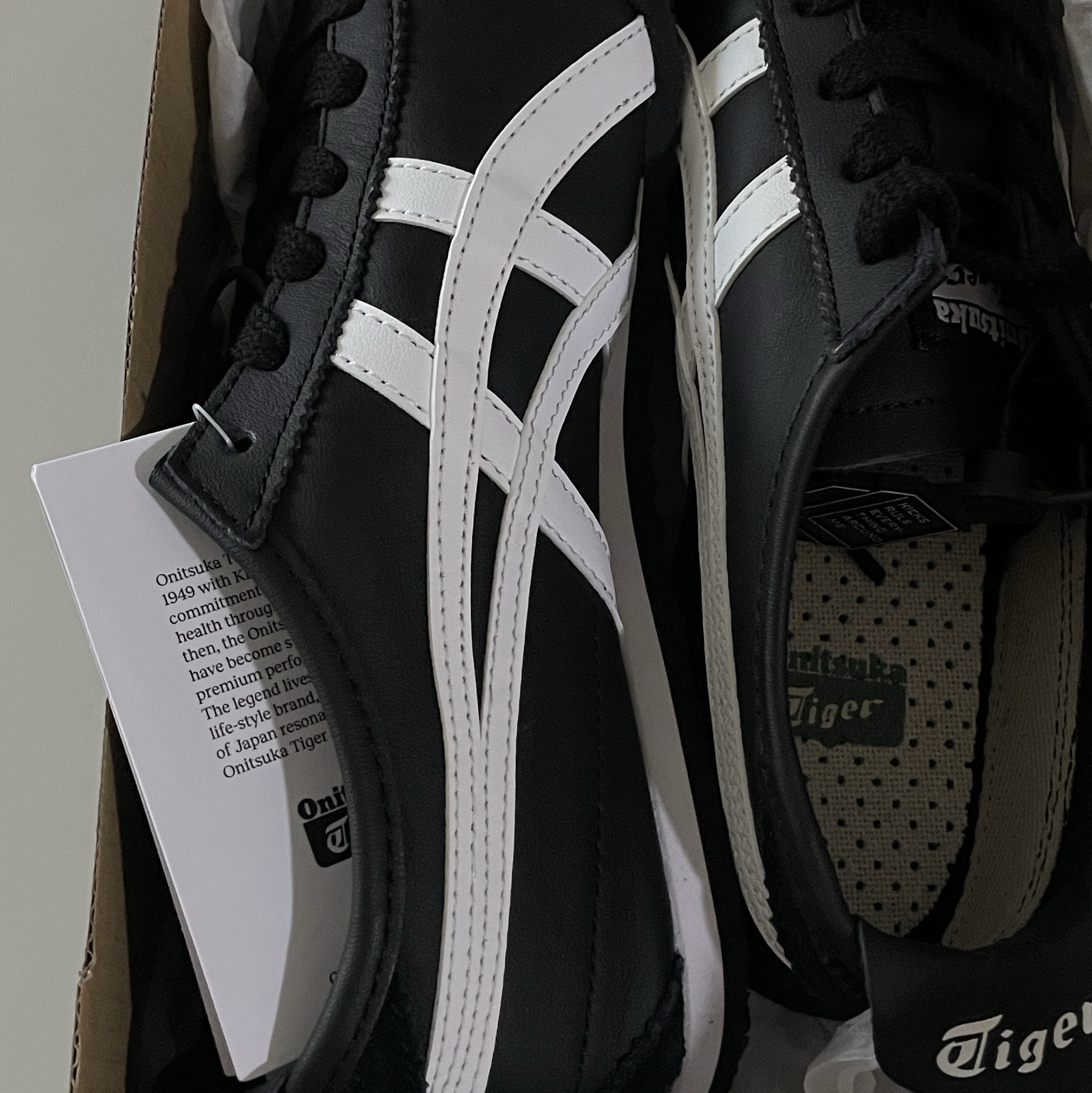 Onitsuka Tiger Mexico 66 Black White 착용 스타일