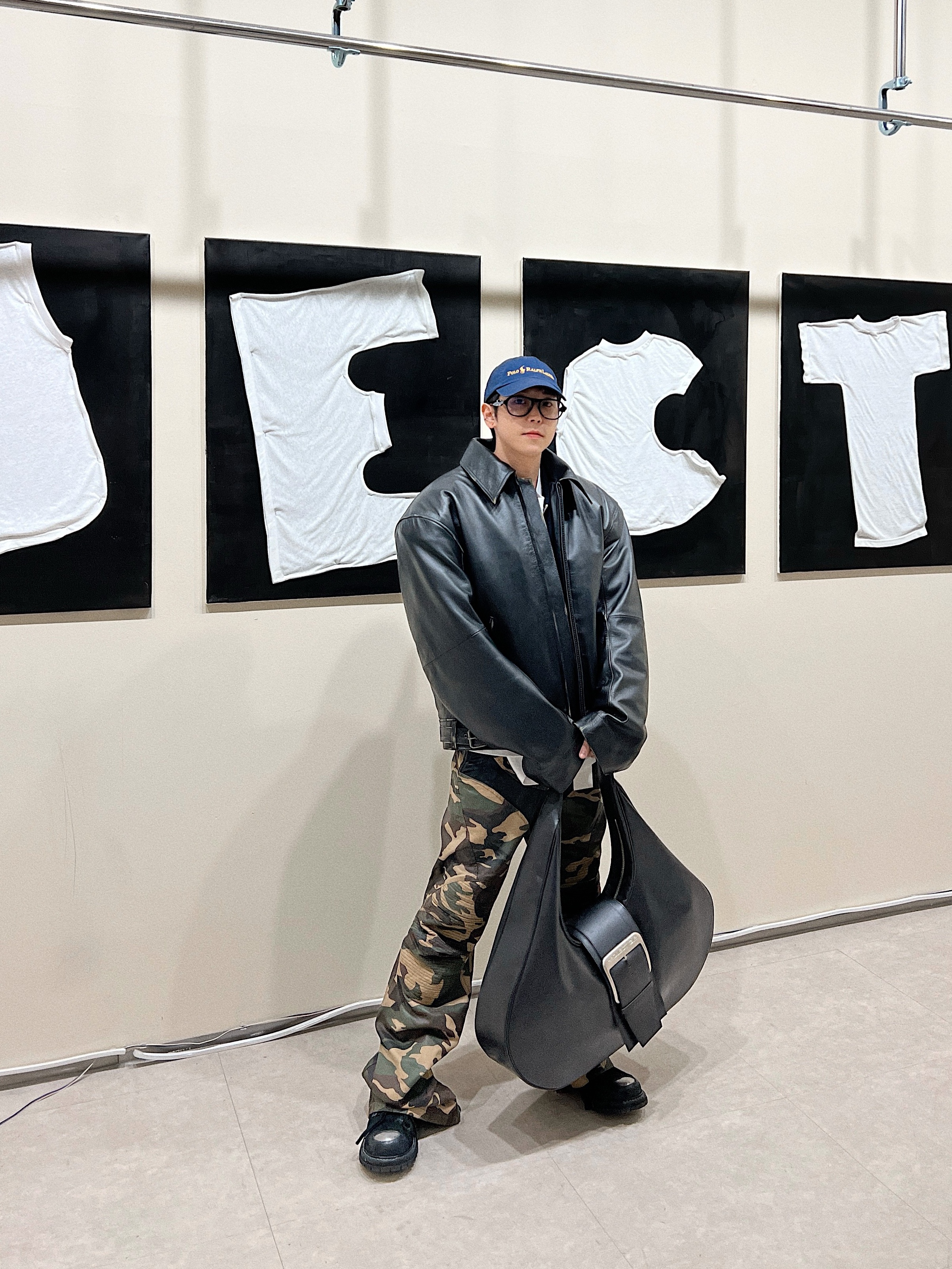 Project G/R Unbalanced Reworked Bomber Jacket Khaki, Project G/R Layered Cargo Denim Pants Blue Camo 착용 스타일 - 1