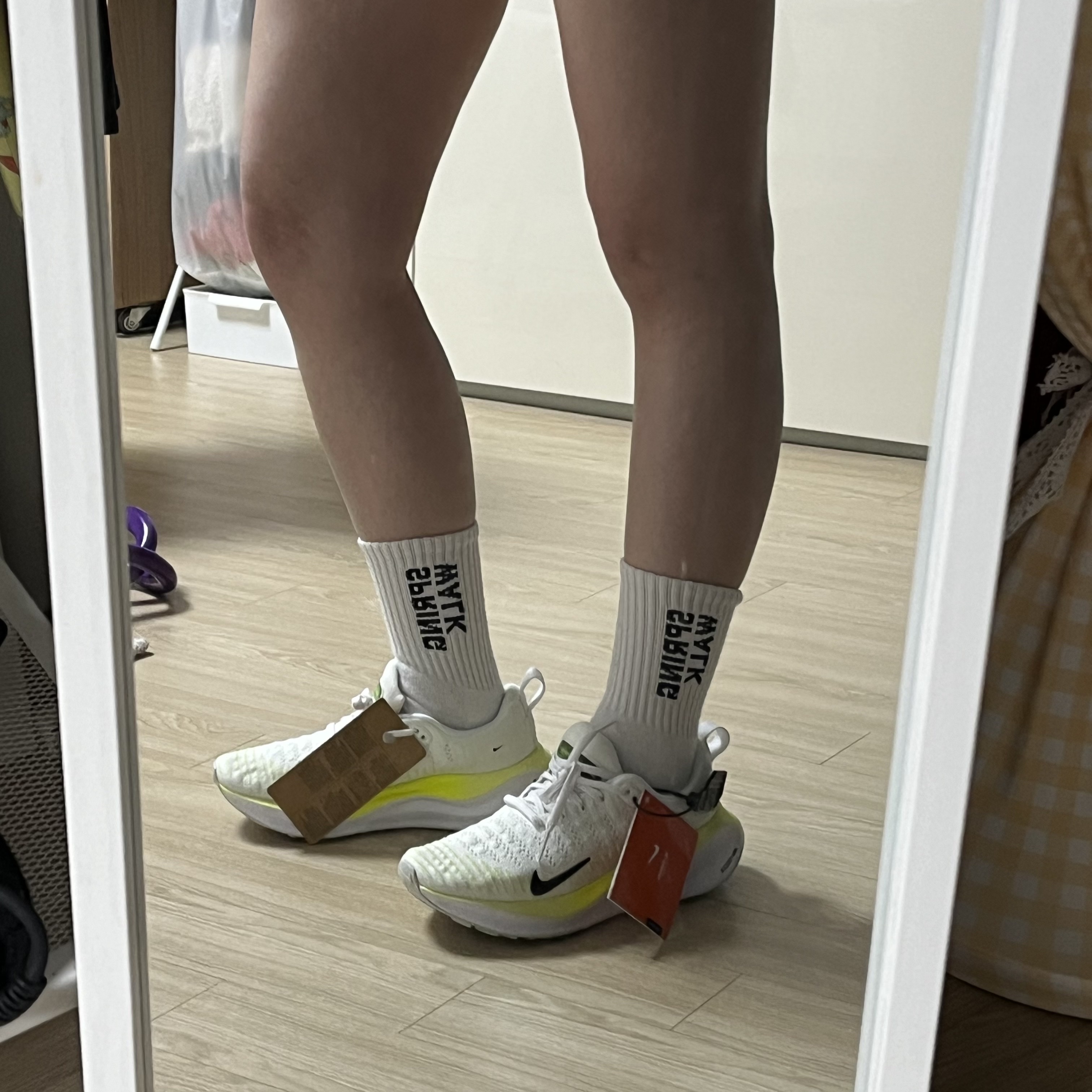 (W) Nike ReactX Infinity Run 4 White Light Lemon Twist 착용 스타일