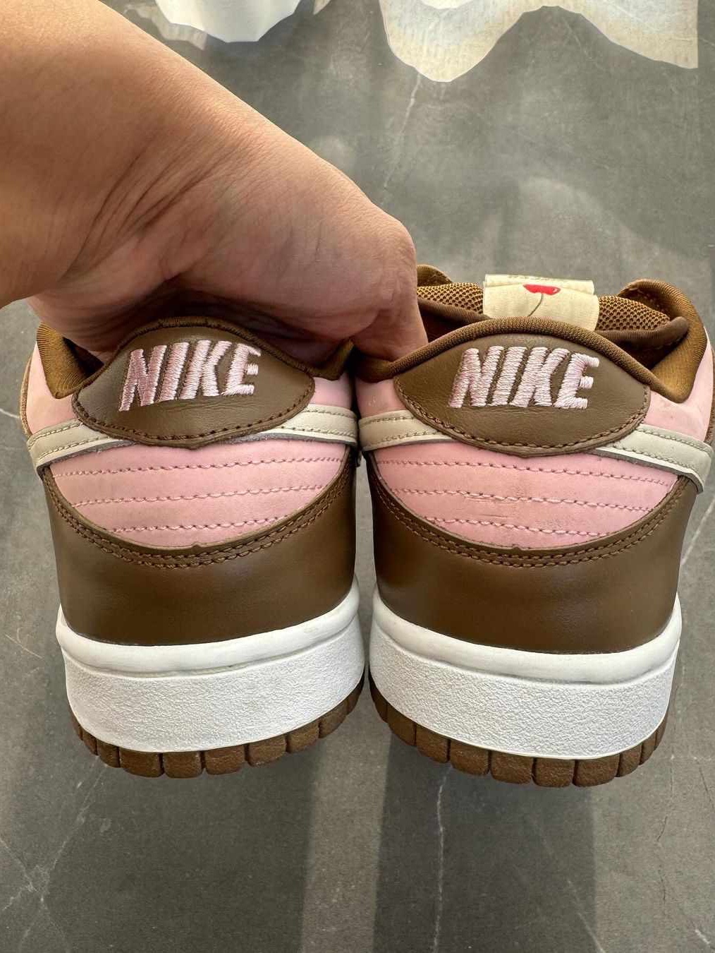 Nike x Stussy Dunk SB Low Cherry 착용 스타일 - 4