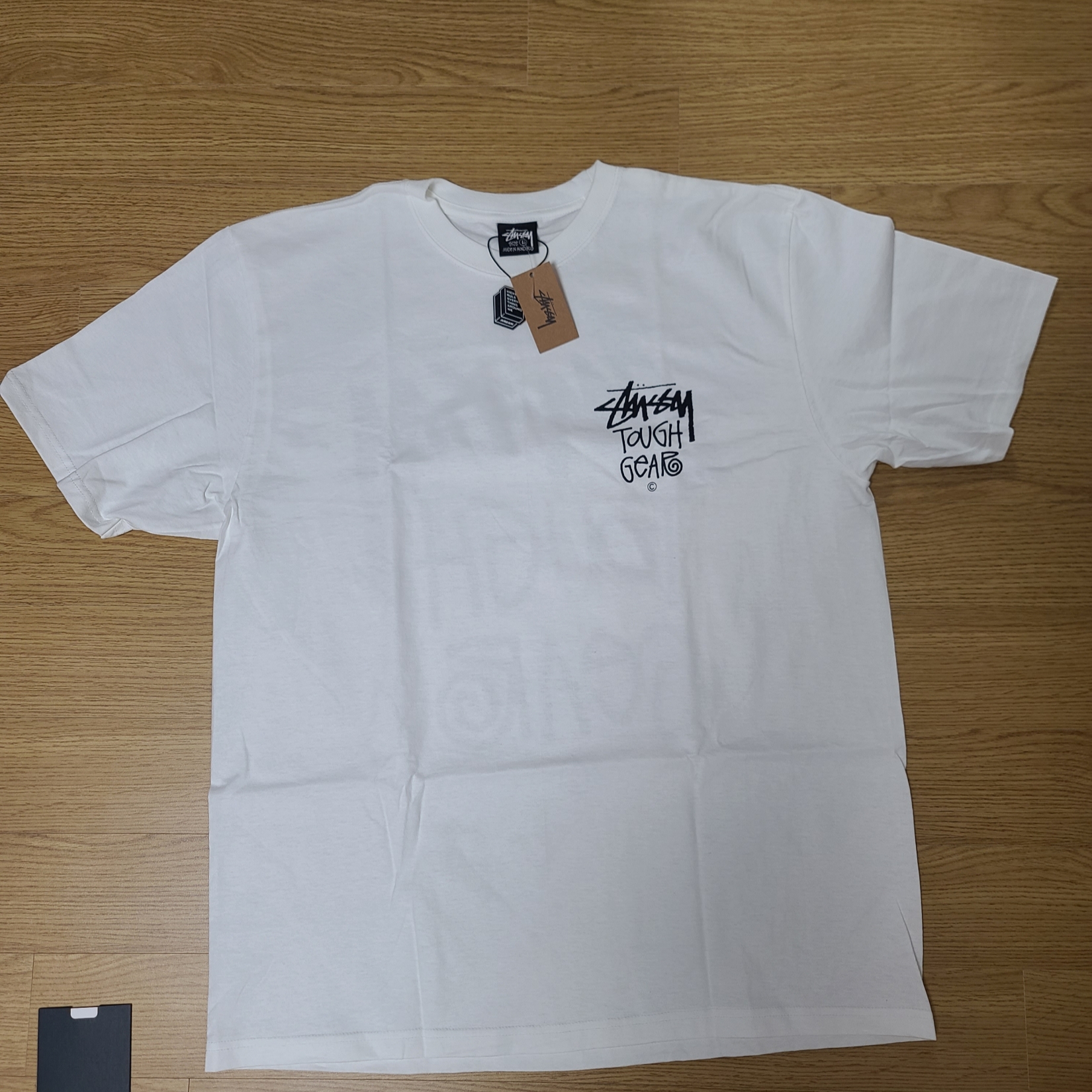 Stussy Tough Gear T-Shirt White 착용 스타일 - 2