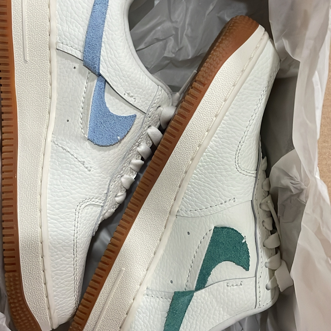 (W) Nike Air Force 1 Vandalized Sail Mystic Green 착용 스타일 - 4