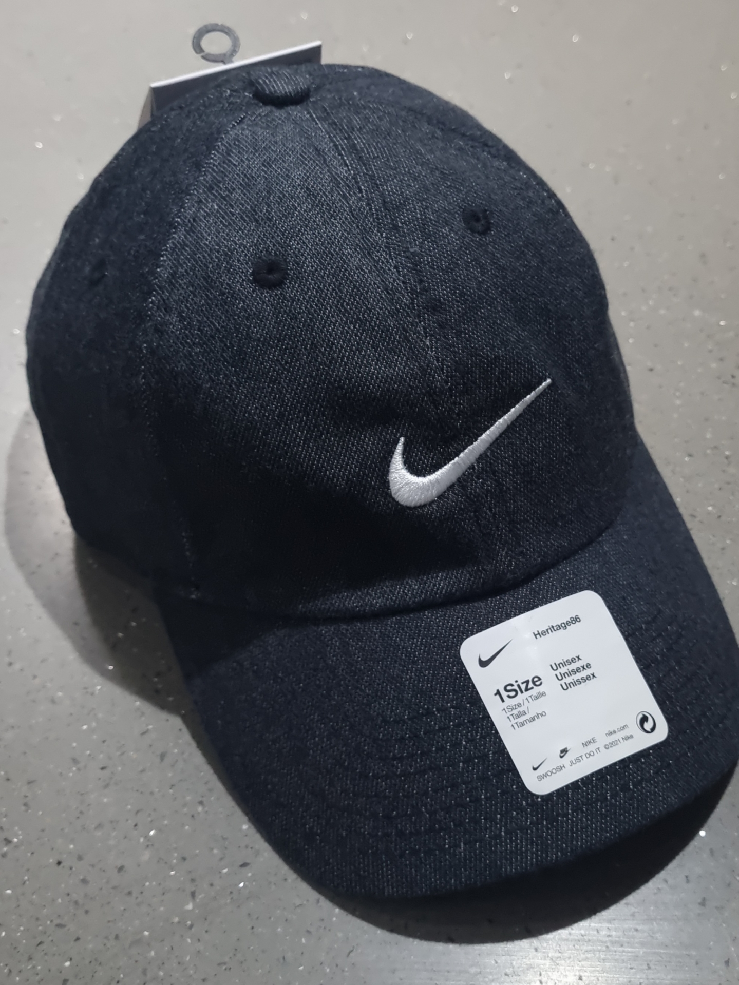 Nike NSW Heritage 86 Swoosh Denim Cap Black 착용 스타일