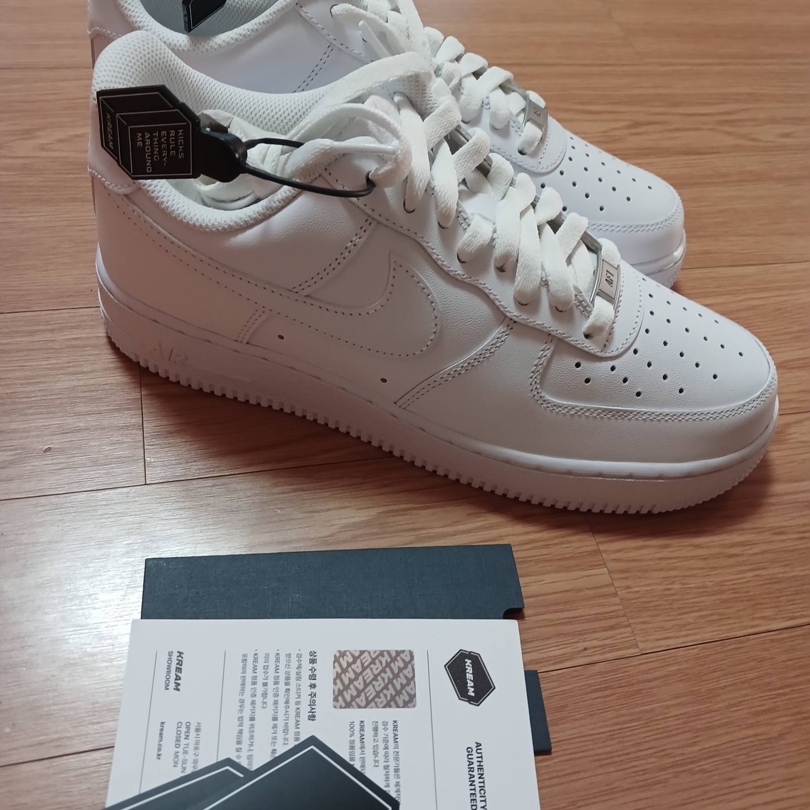 Nike Air Force 1 '07 Low White 착용 스타일 - 2