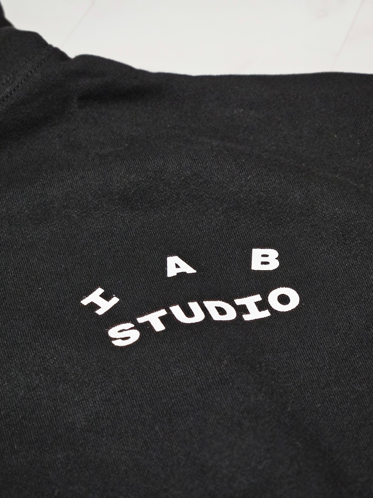 IAB Studio Hoodie Black 착용 스타일 - 9