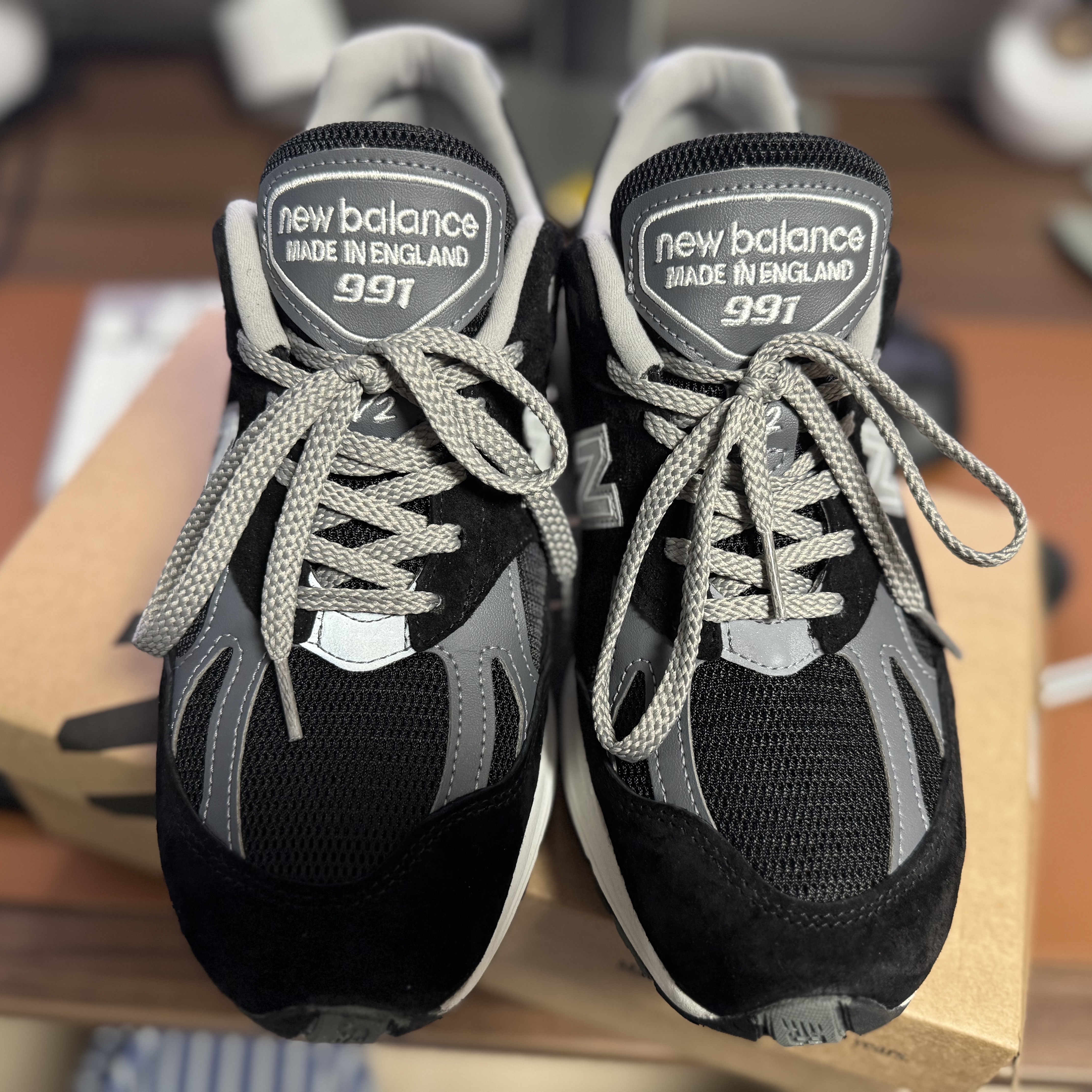 New Balance 991v2 Made in UK Black 착용 스타일 - 1