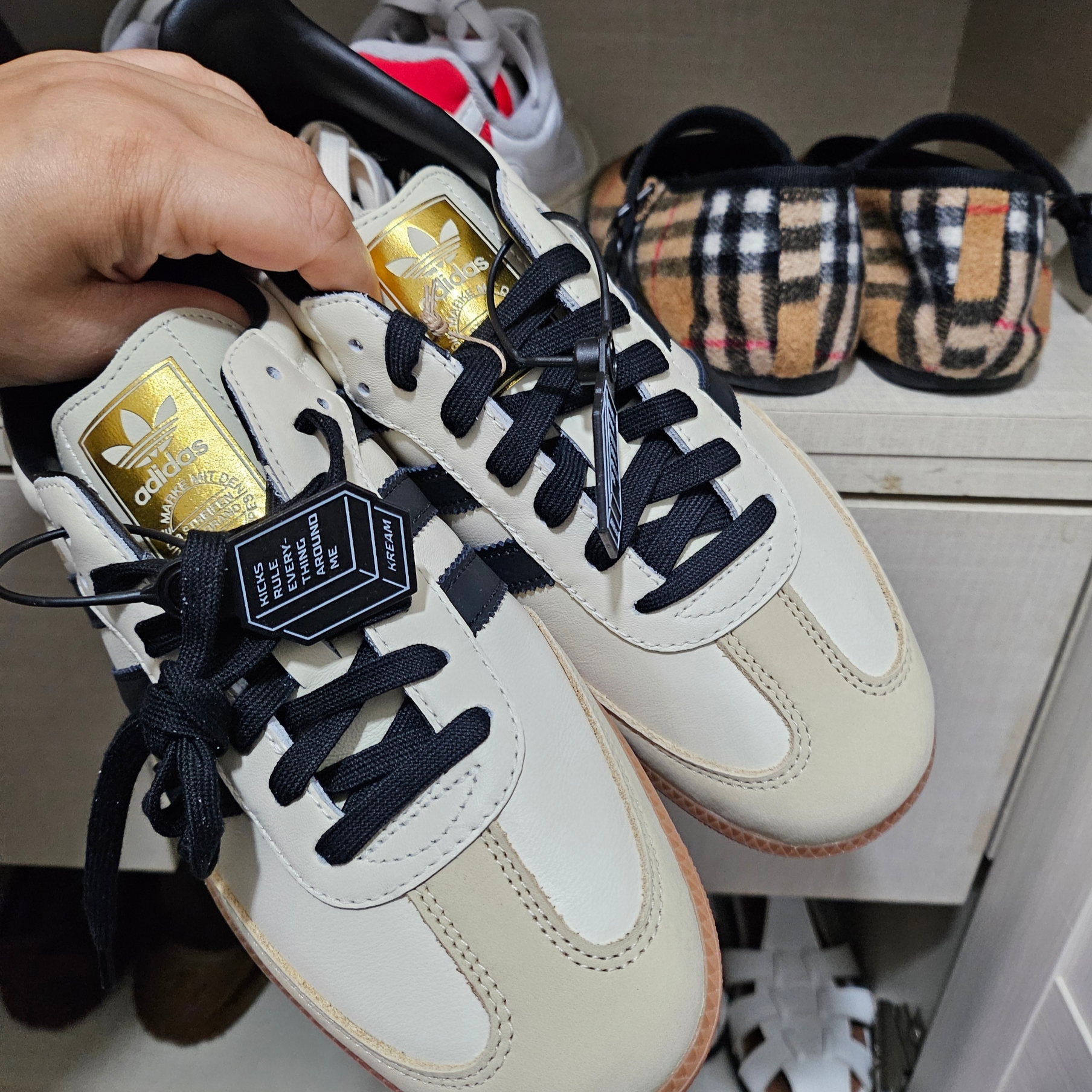 (W) Adidas Samba OG Cream White Core Black 착용 스타일