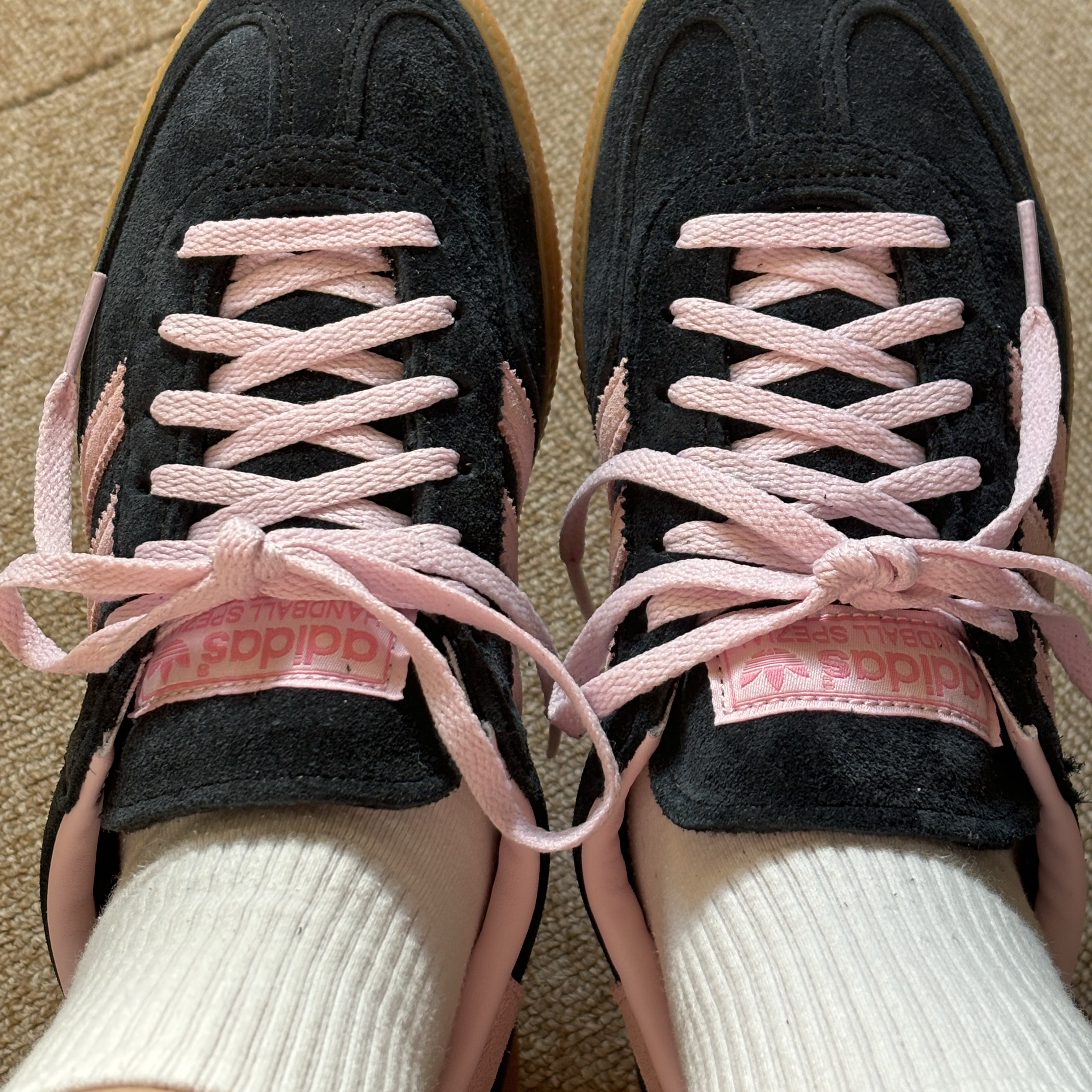 (W) Adidas Spezial Handball Core Black Clear Pink 착용 스타일