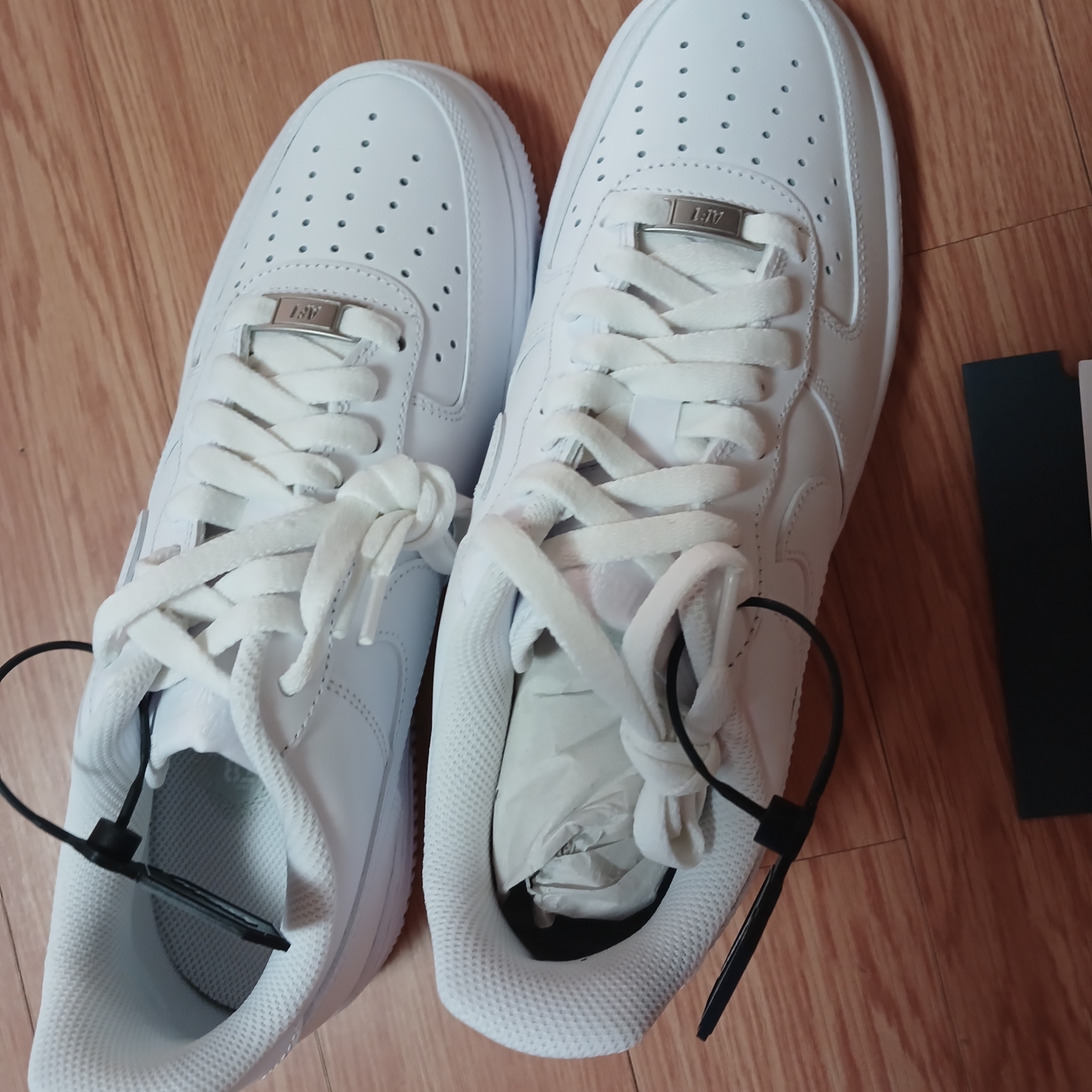 Nike Air Force 1 '07 Low White 착용 스타일 - 1