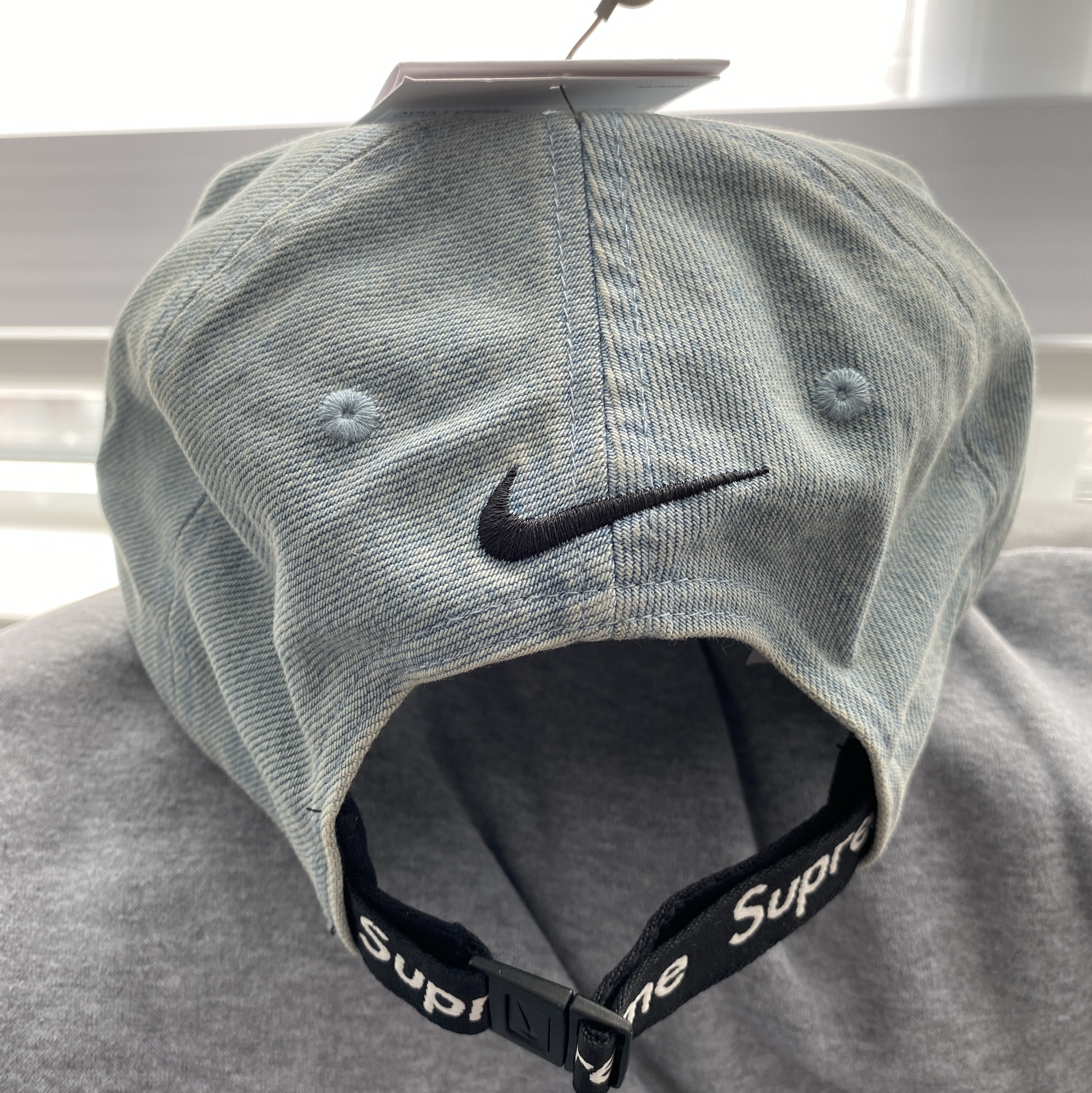 Supreme x Nike ACG Denim 6-Panel Washed Blue - 22FW 착용 스타일 - 2
