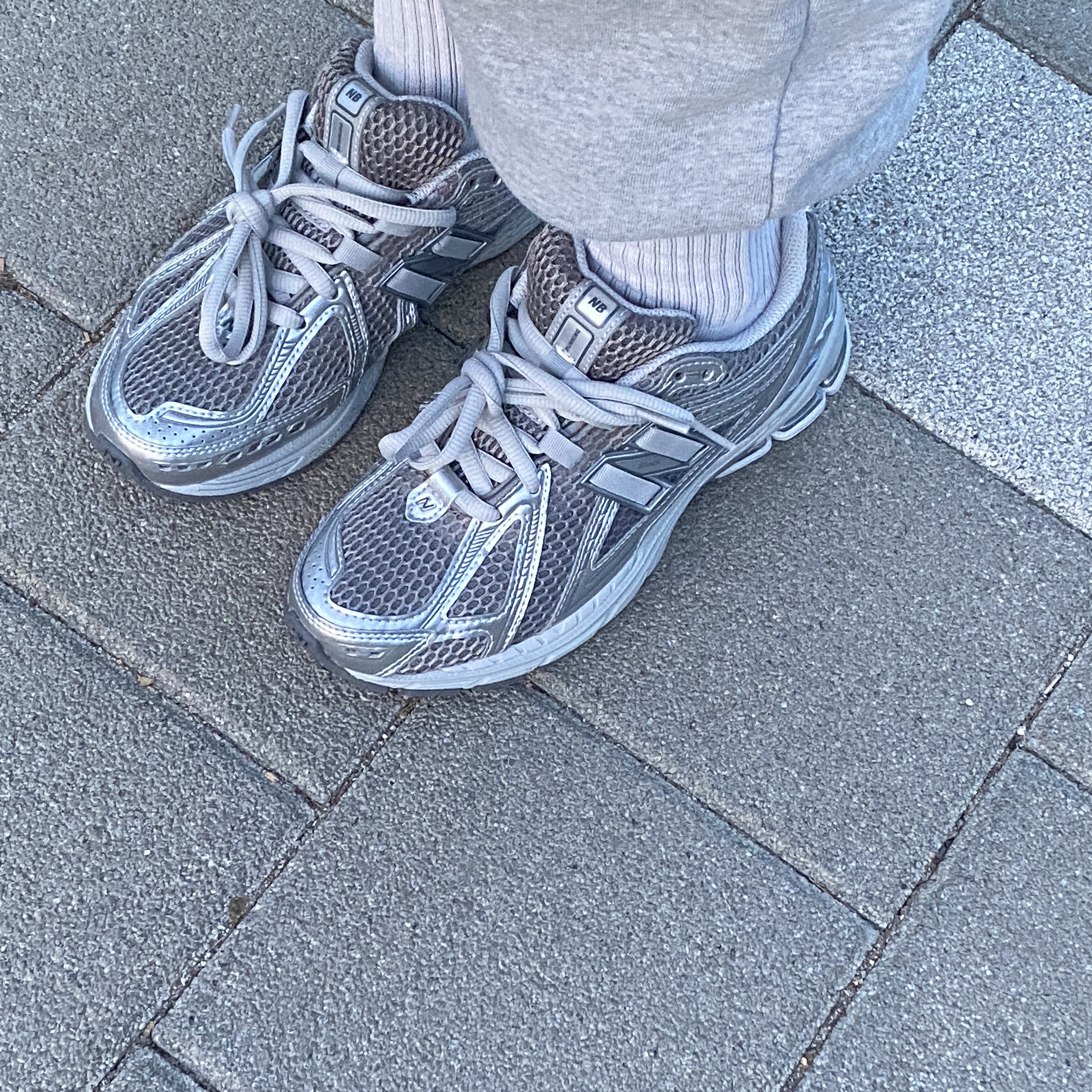 New Balance 1906R Harbor Grey Silver Metalic 착용 스타일