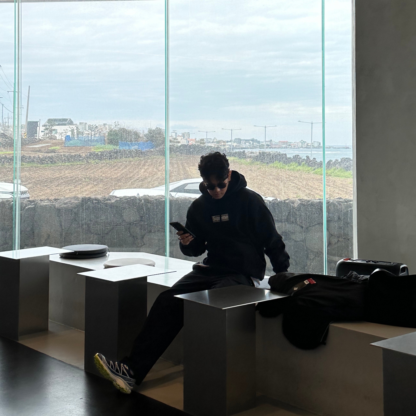 Salomon XT-6 Gore-Tex Night Sky, Supreme x Burberry Box Logo Hooded Sweatshirt Black - 22SS 착용 스타일