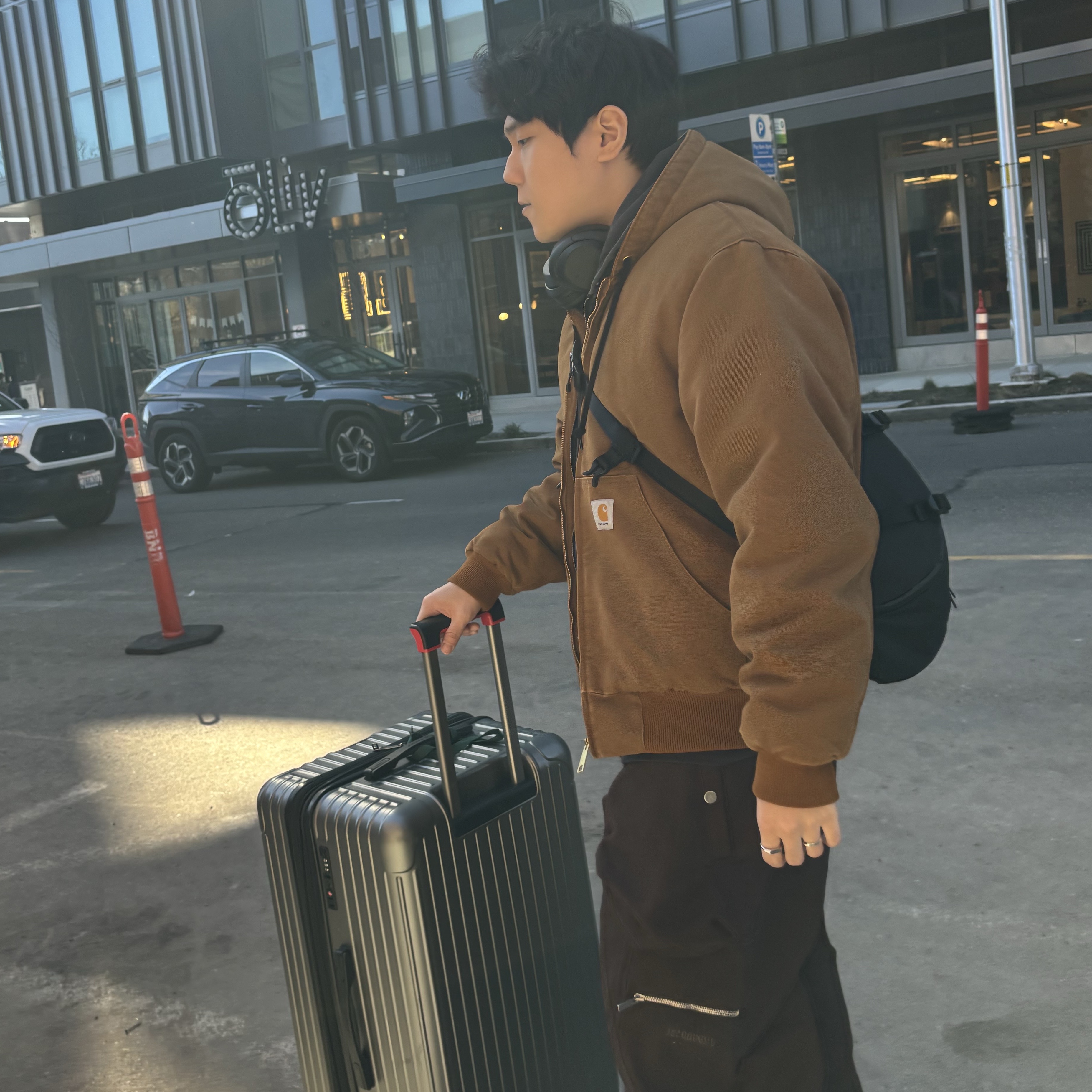 Carhartt WIP Dearborn Canvas OG Active Jacket Deep Hamilton Brown Aged Canvas - Winter, Jacquemus Le ChouChou Le Cargo Croissant Soft Cargo Pants Dark Brown 착용 스타일 - 1