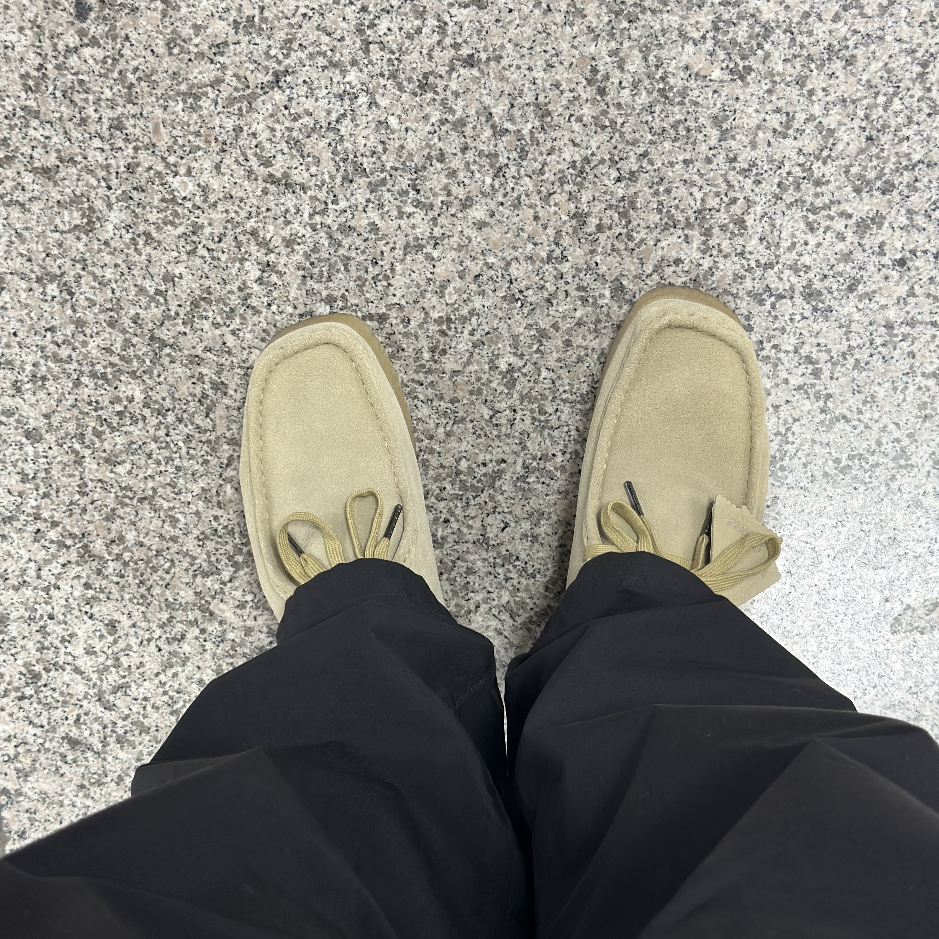 Clarks Wallabee Maple Suede 착용 스타일
