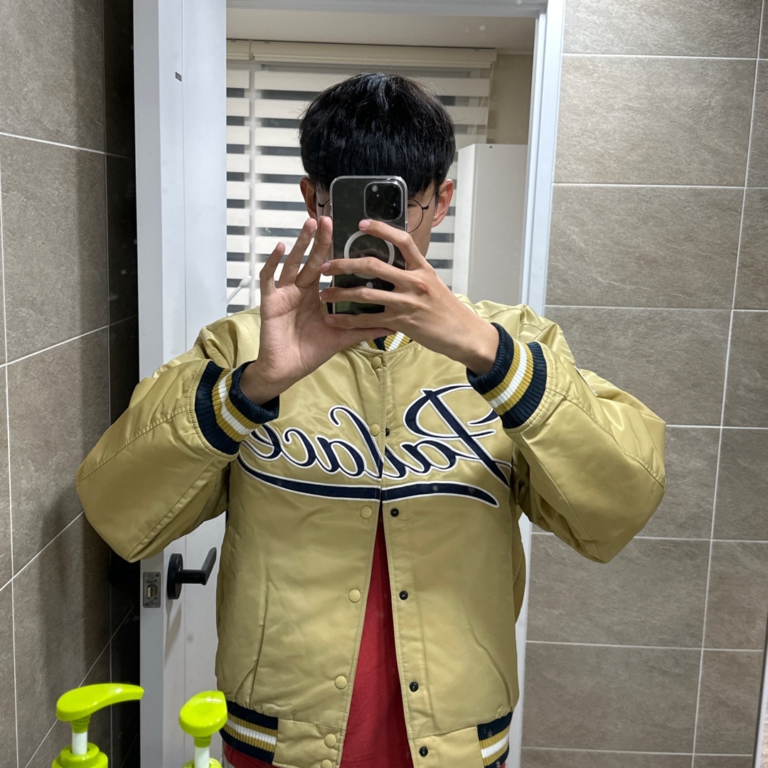 Palace Satin The Arena Jacket Gold - 23FW 착용 스타일