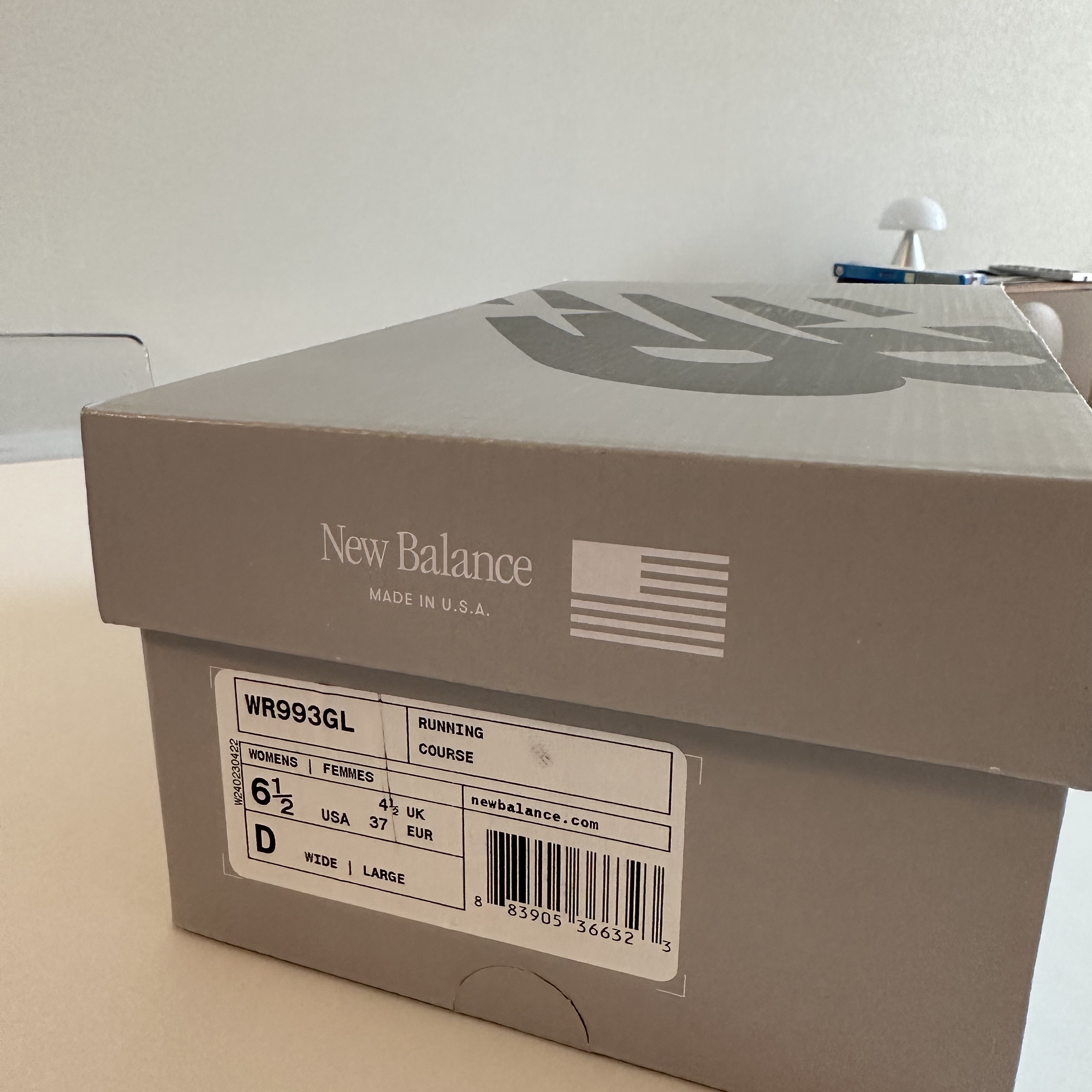 (W) New Balance 993 Made in USA Grey - D Wide 착용 스타일 - 1