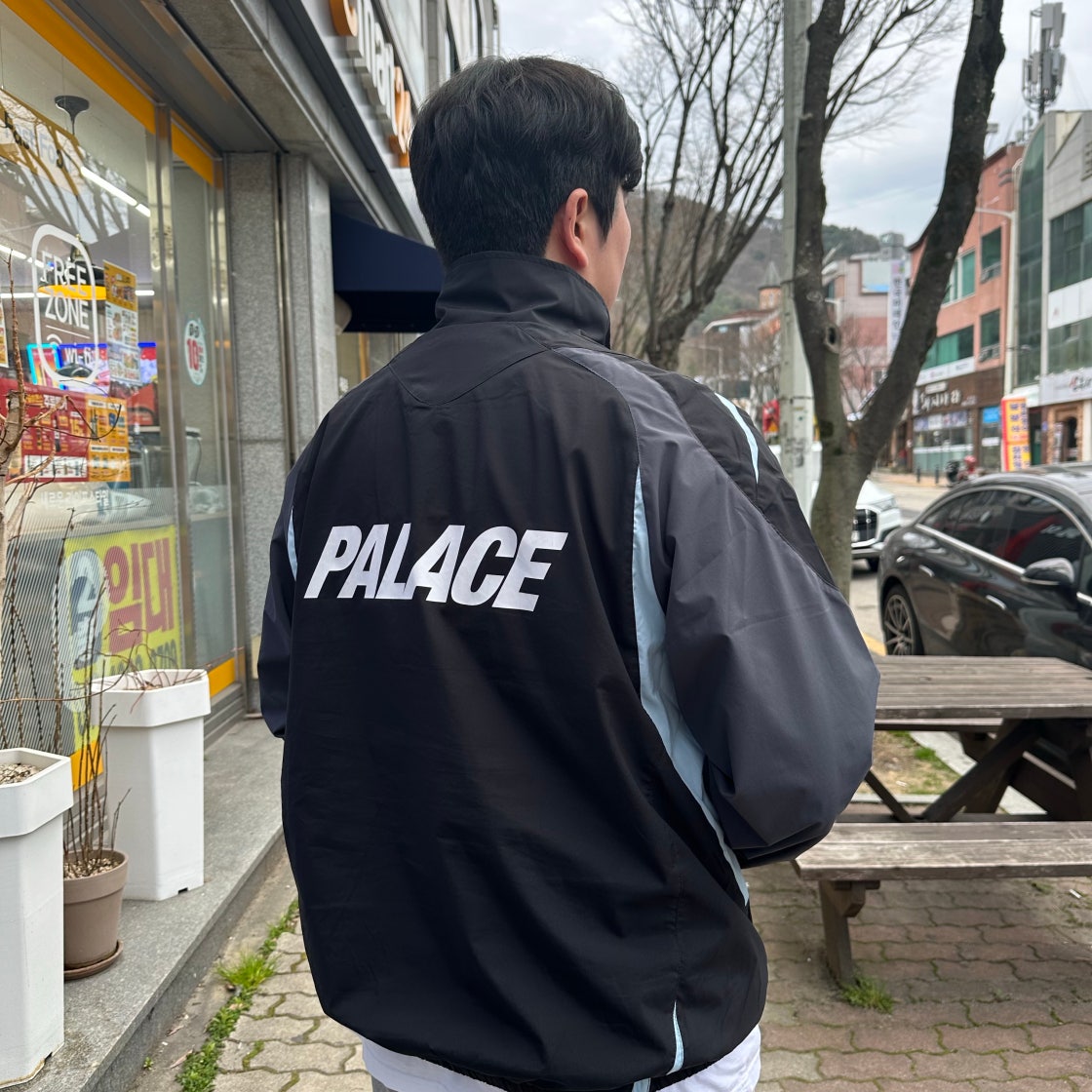 ジャケット・アウター PALACE PRO SHELL JACKET BLACK Palace Pro Shell Jack STYLE | KREAM