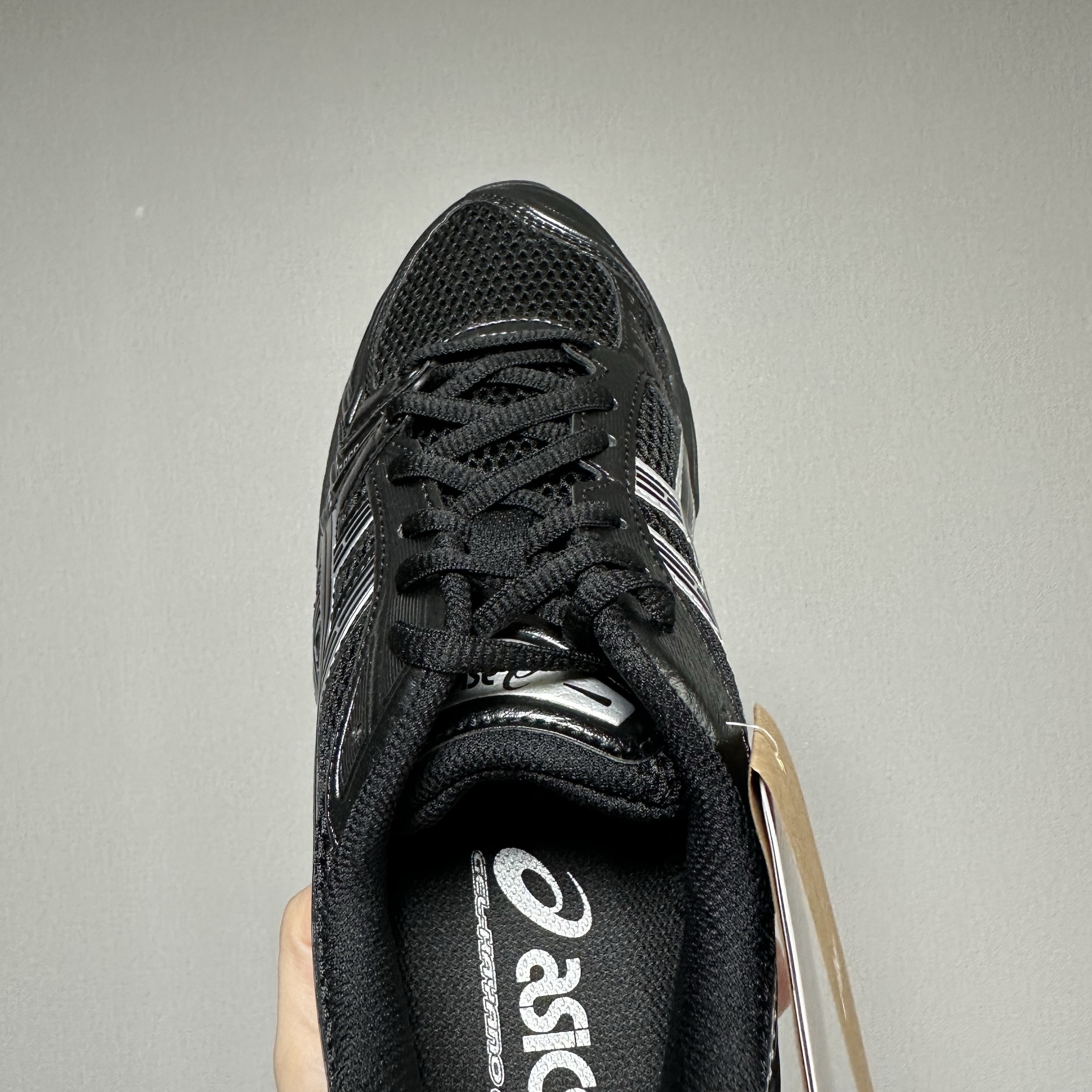 Asics Gel-Kayano 14 Black Pure Silver 착용 스타일 - 3