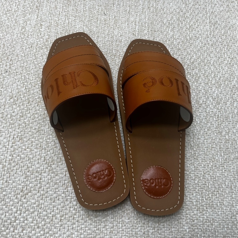 (W) Chloe Woody Flat Mule Caramello 착용 스타일 - 2