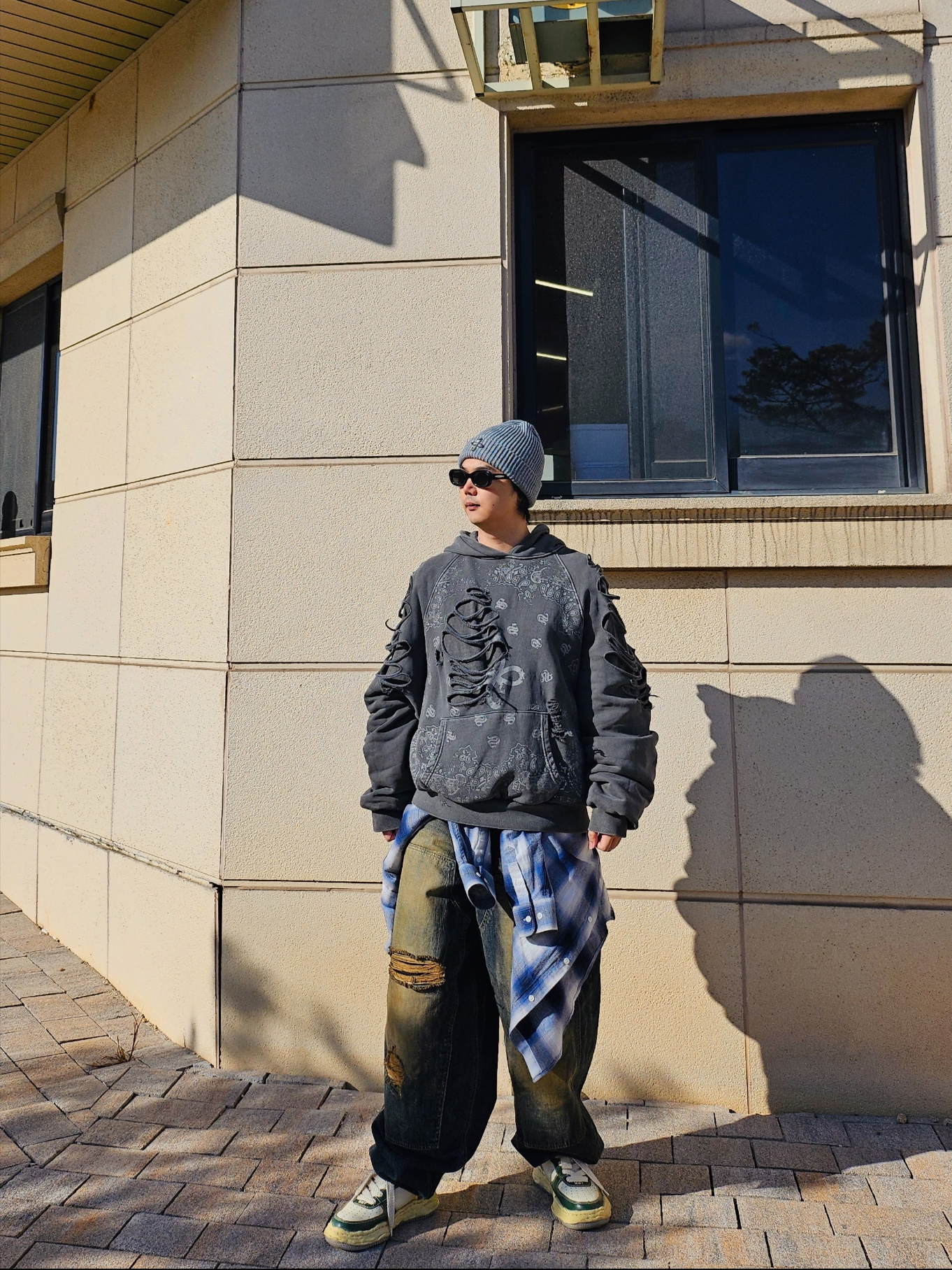 Surgery Clover Logo Beanie Ver.2 Grey, Maison Mihara Yasuhiro Wayne OG Sole VC Leather Low-top Sneakers White Green 착용 스타일 - 6