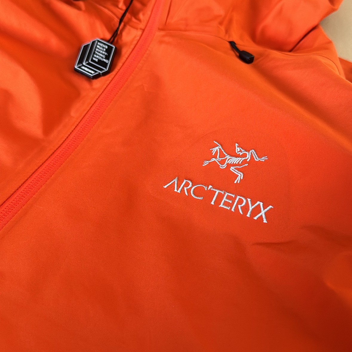 Arc'teryx Beta LT Jacket Phenom 착용 스타일