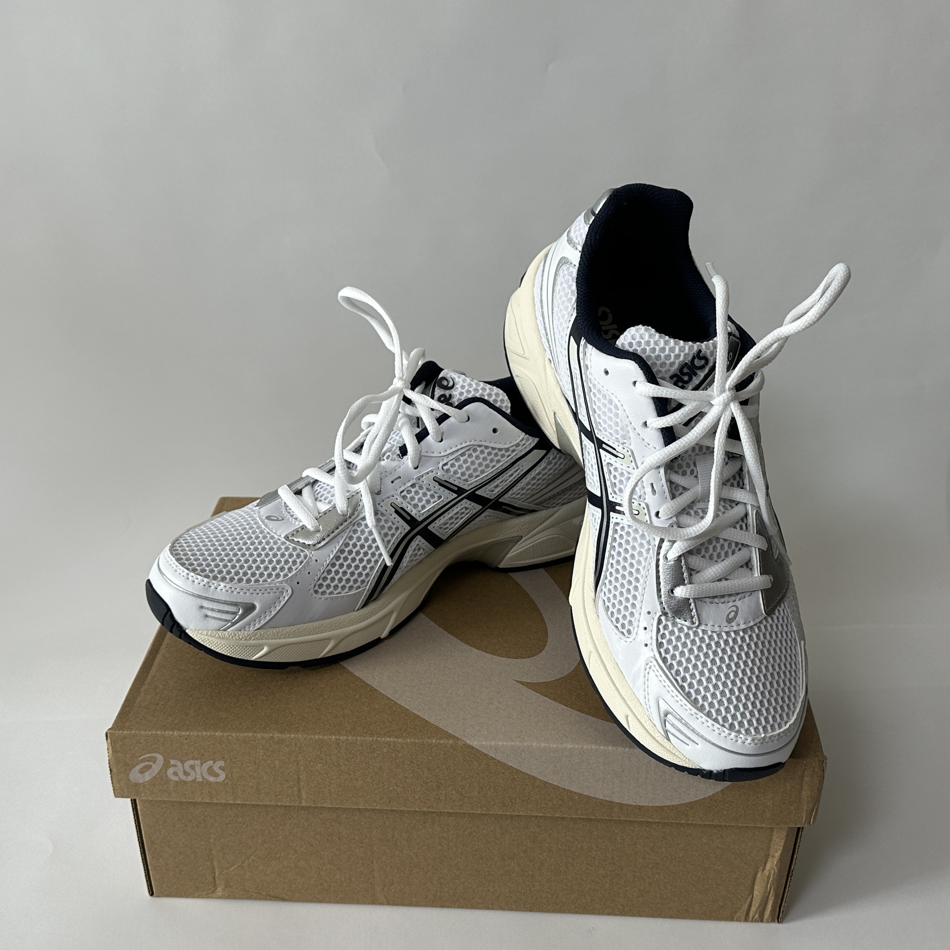 (W) Asics Gel-1130 White Midnight 착용 스타일