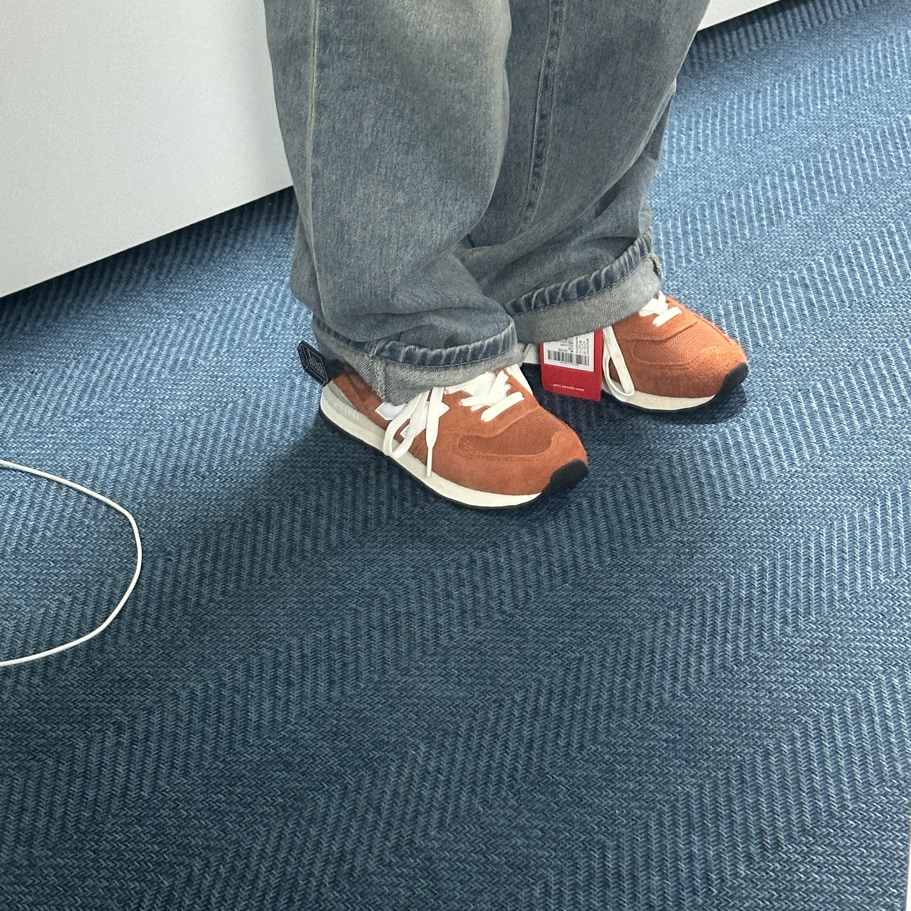 New Balance 574 Heritage Orange Burst White 착용 스타일