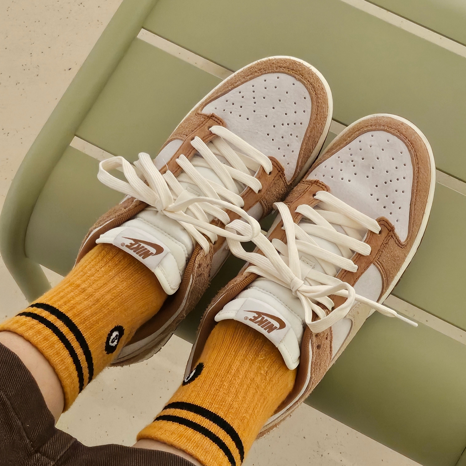 Nike Dunk Low Pro Premium Medium Curry 착용 스타일