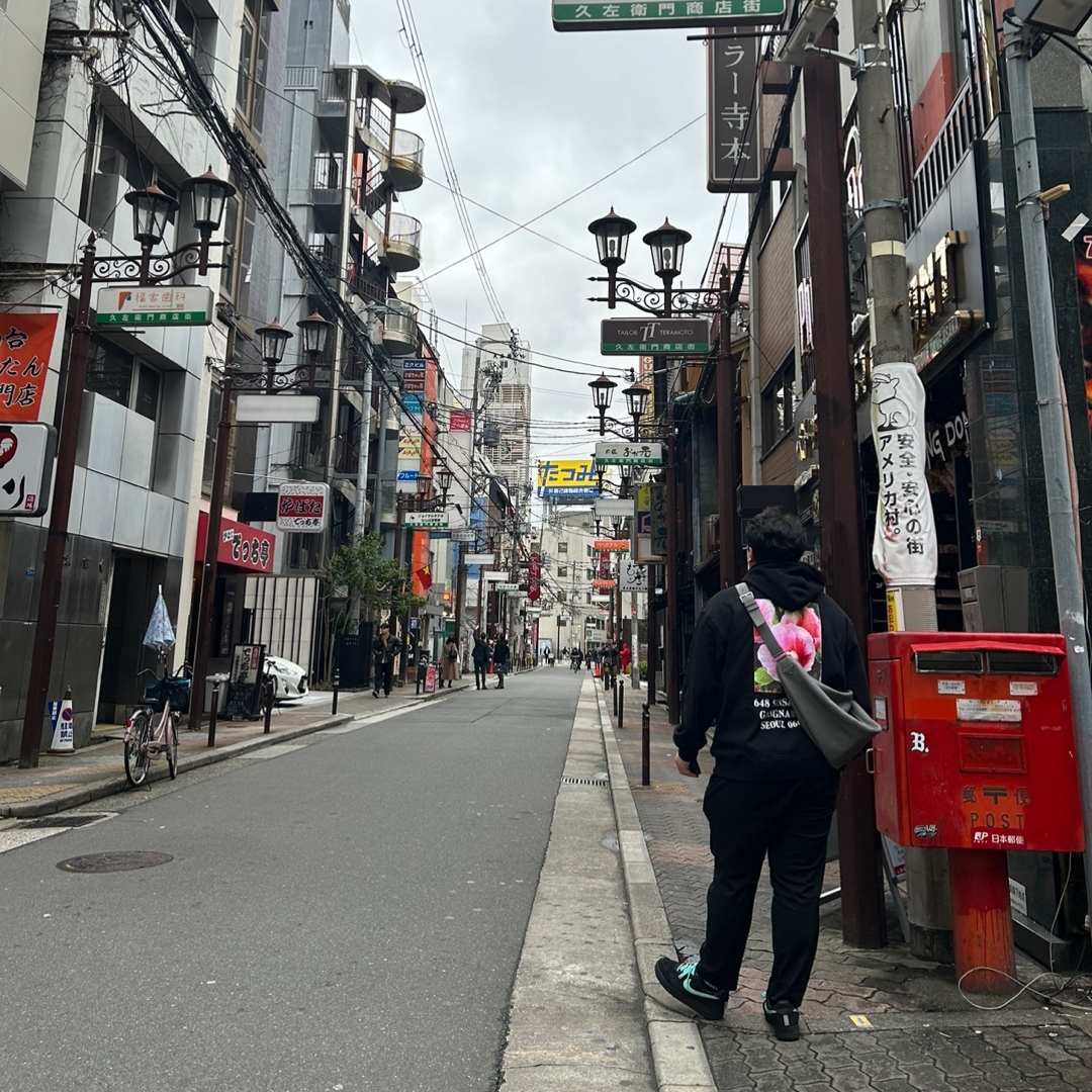 Supreme Seoul Box Logo Hooded Sweatshirt Black - 23FW, Nike x Tiffany & Co. Air Force 1 Low SP 1837 착용 스타일